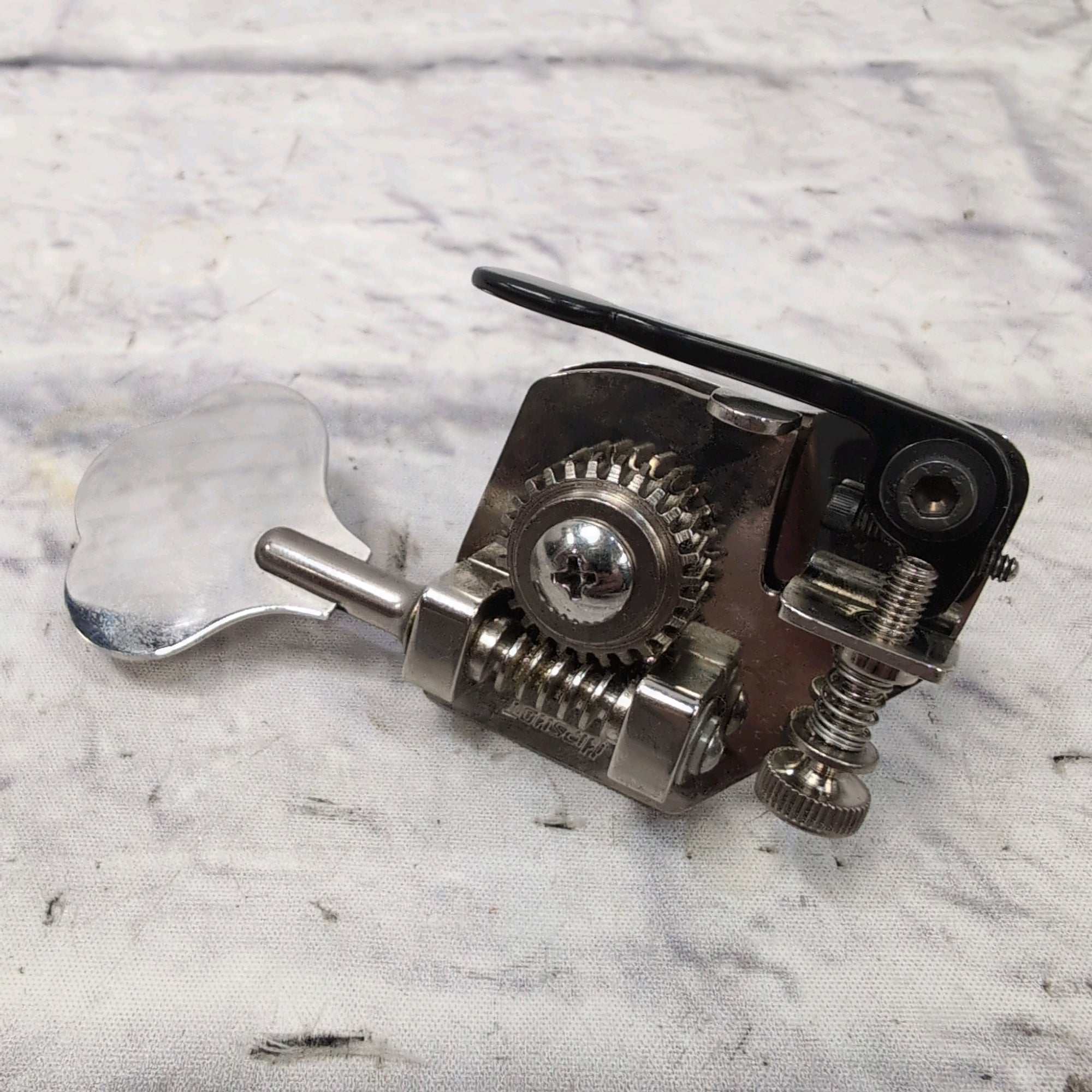 Hipshot BT-7 with 10105B 2-Position Xtender Bass Tuning Machine