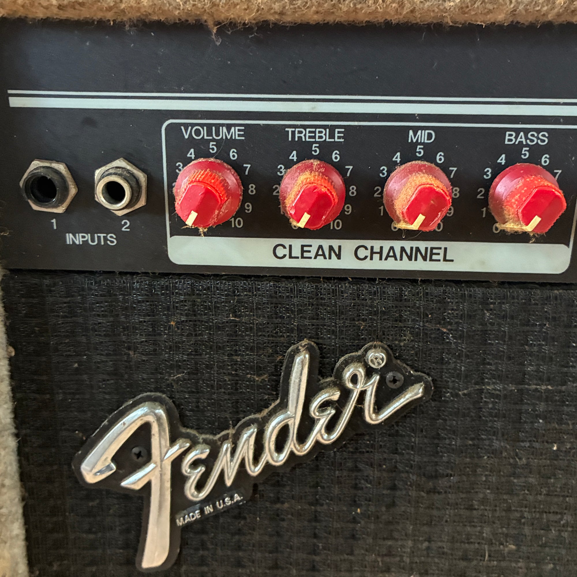 Fender M-80  Guitar Combo Amp