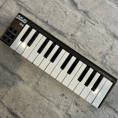 Akai LPK25 25-Key Mini MIDI Controller