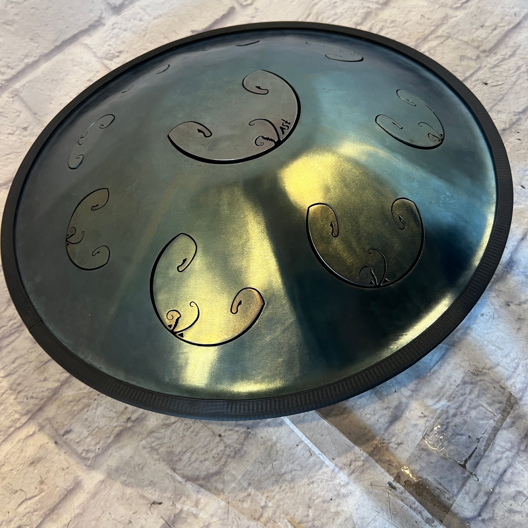 Rav Vast Indigo B Onoleo Tongue Drum with Bag.