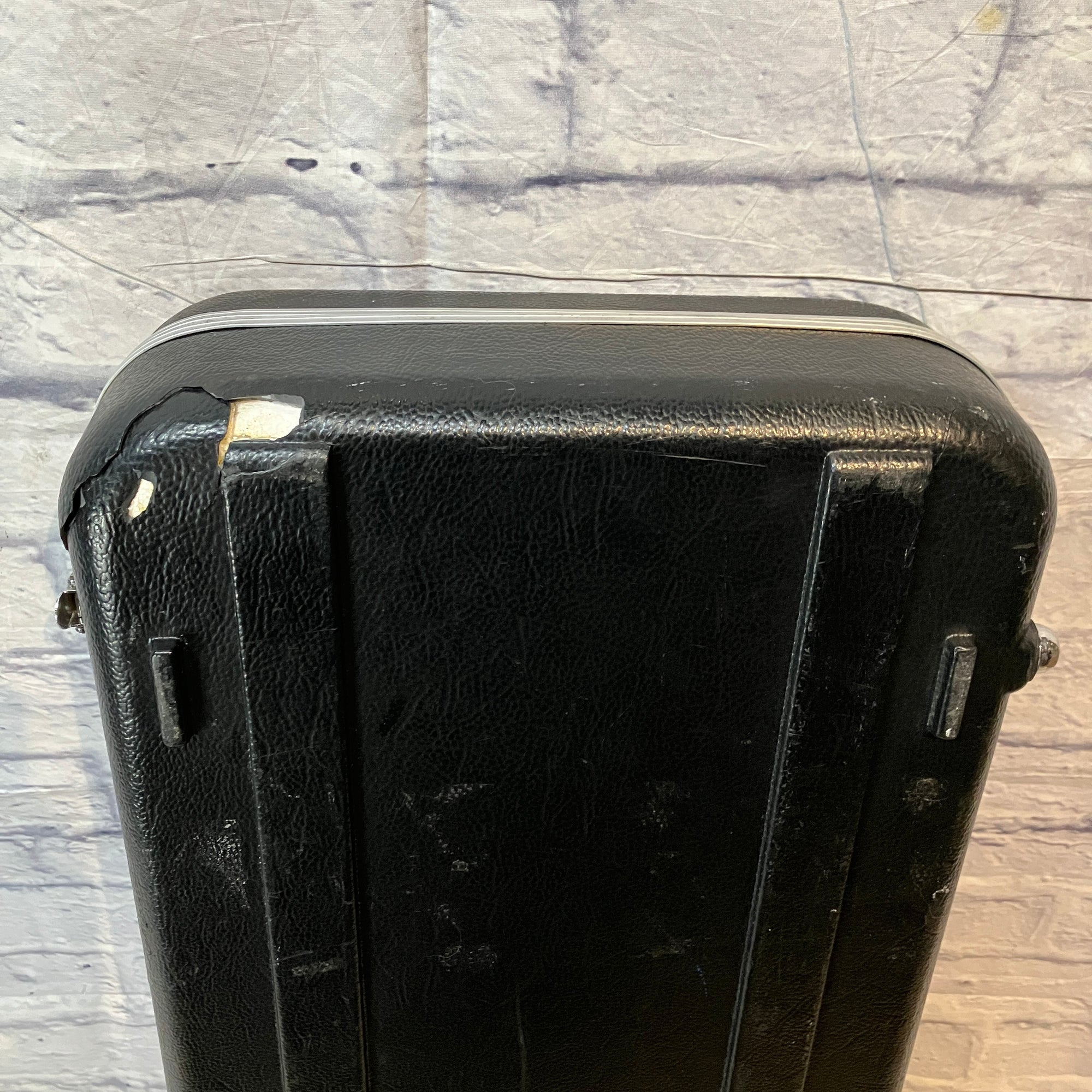 Gator Molded Electric Hard Case - Cracked