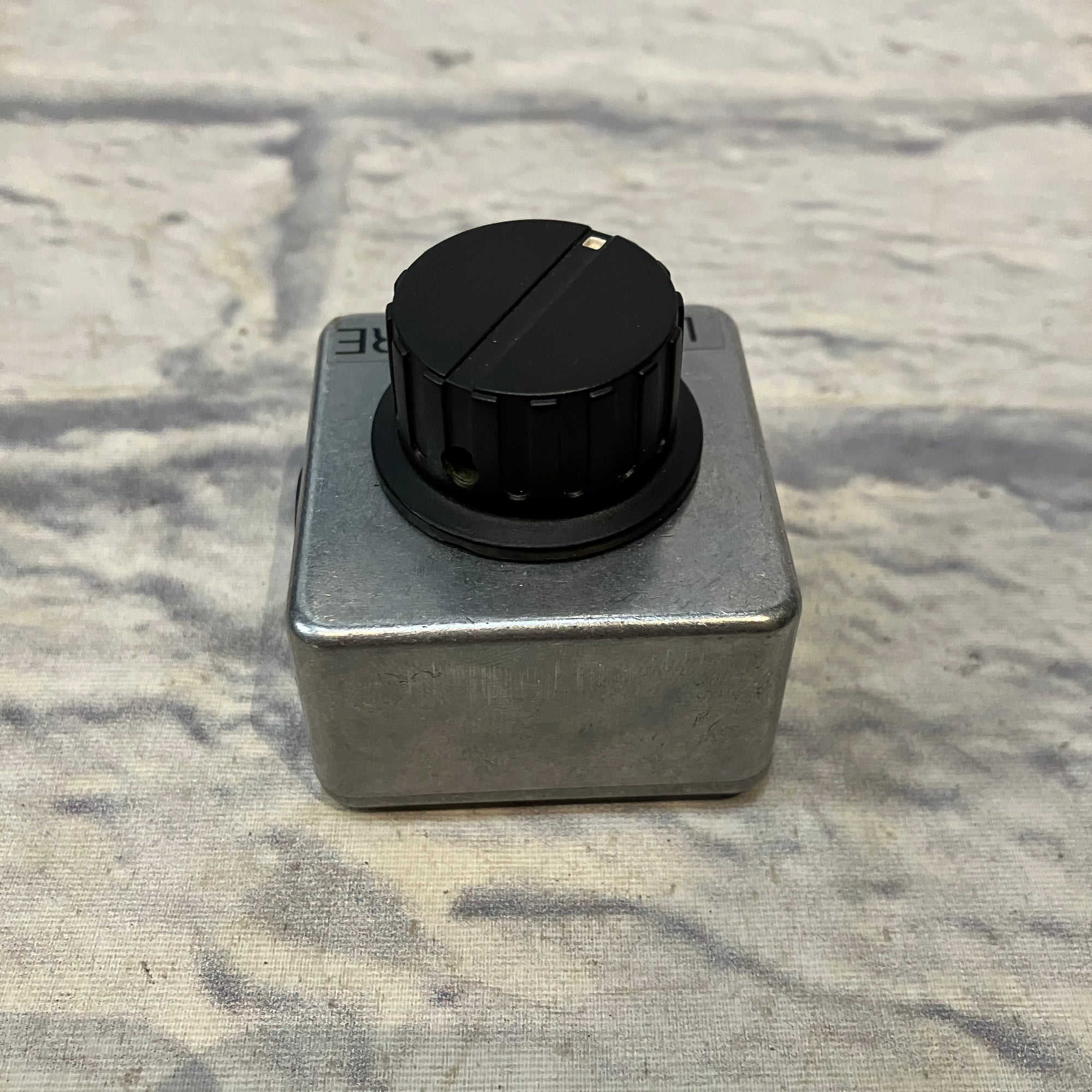 Alchemy Audio Dead Bat Dying Battery Simulator
