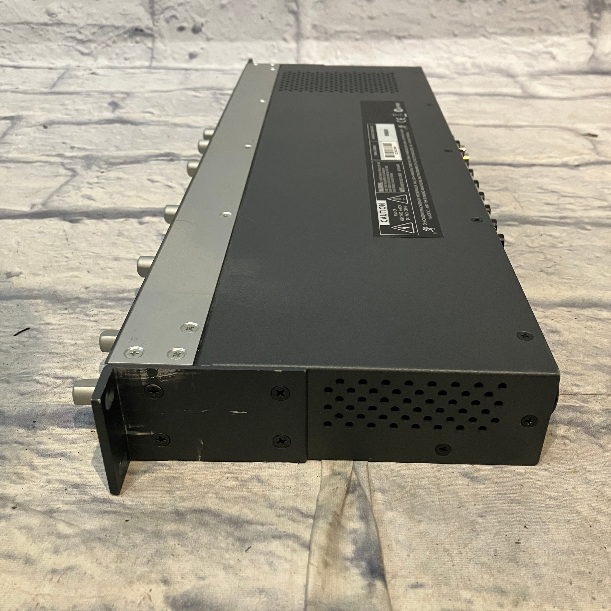 Mackie ONYX 400F Recording Preamp  Rack Patchbay