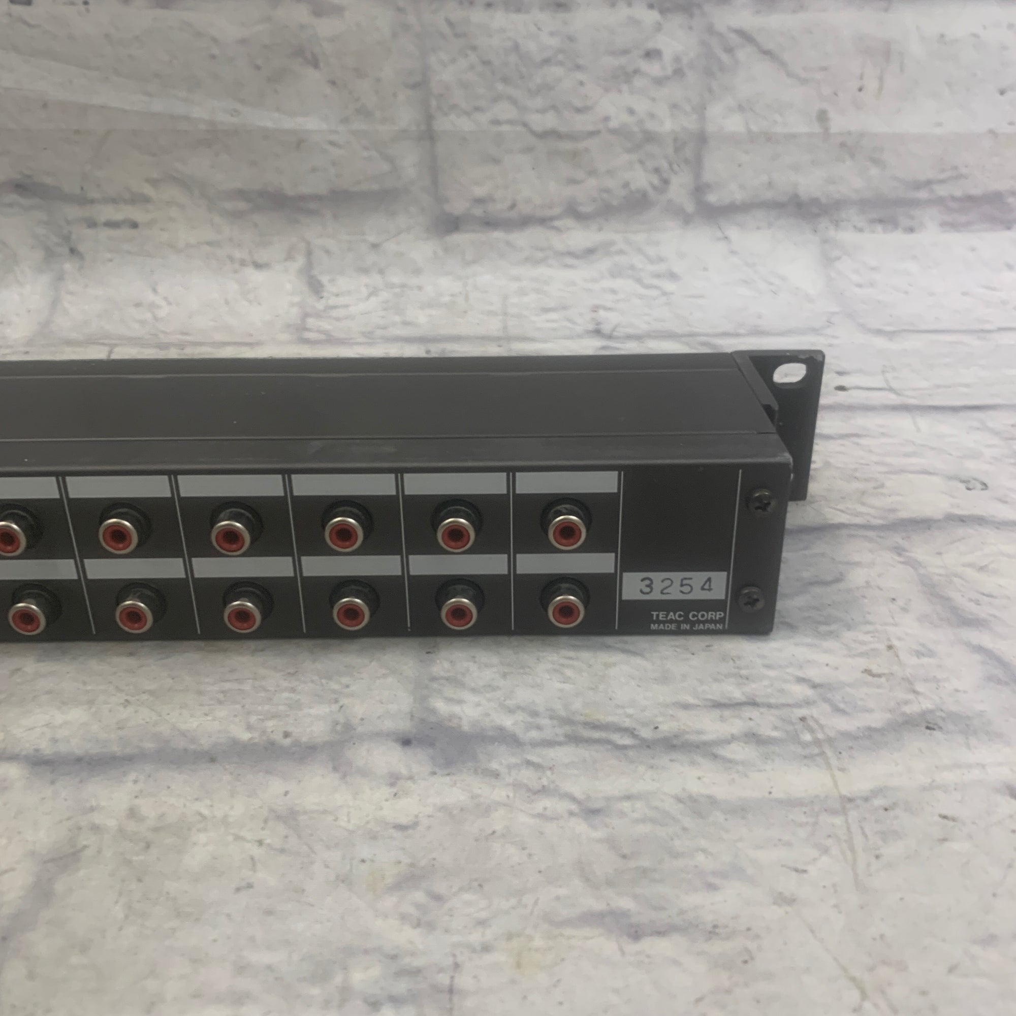 Tascam Patch bay PB-32R