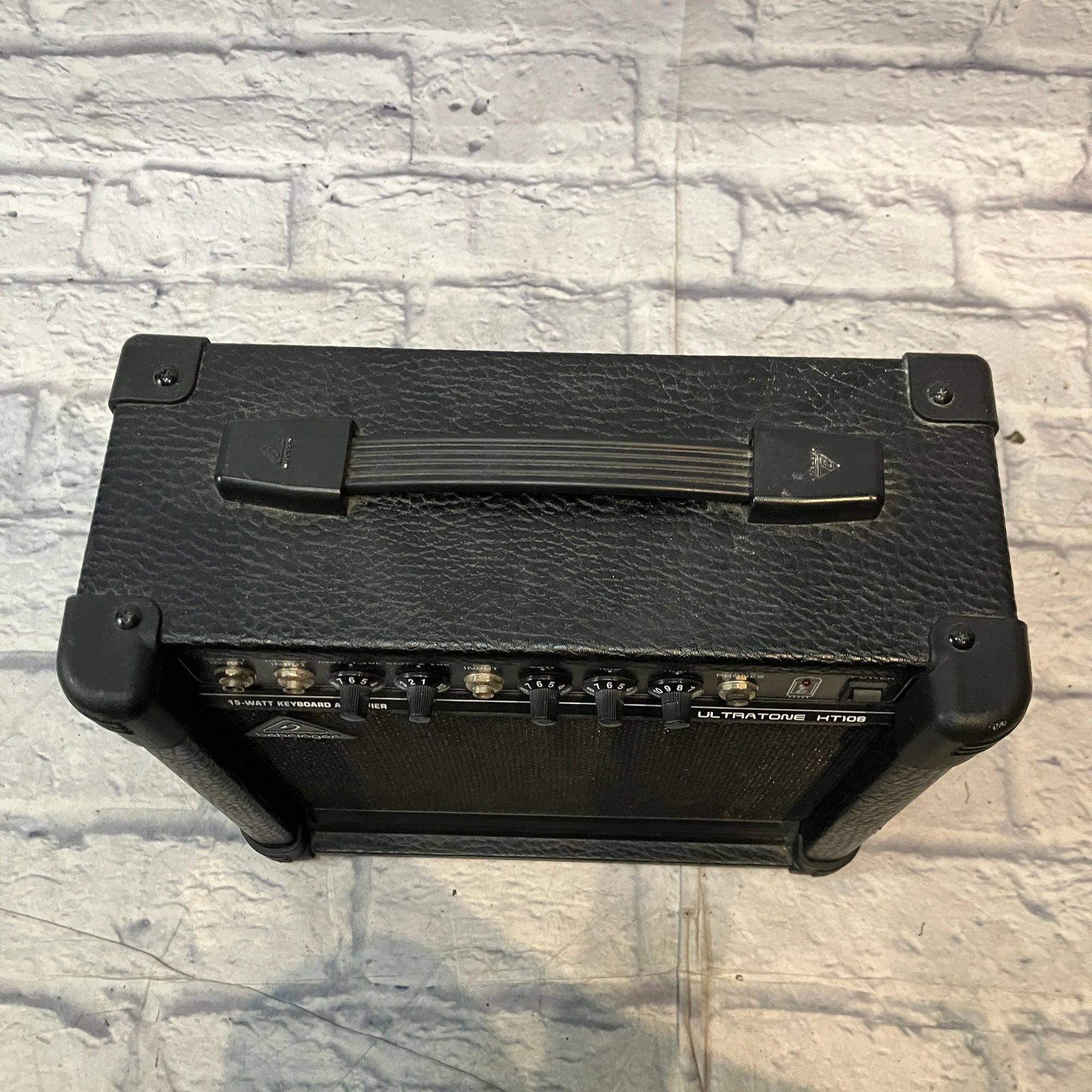 Behringer KT108 Combo Amp