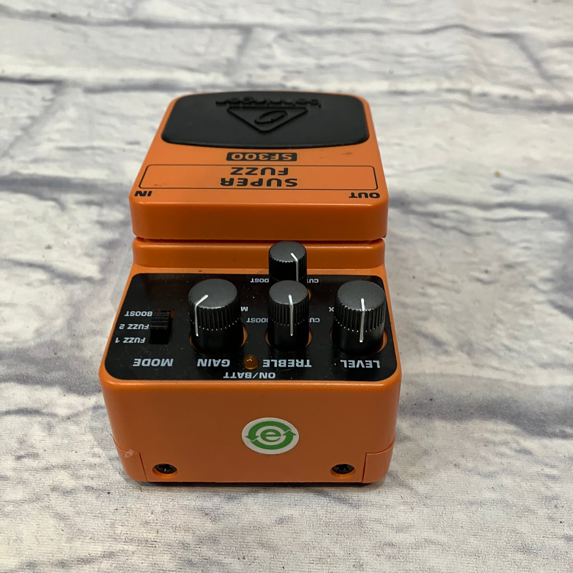 Behringer Super Fuzz SF300 Fuzz Pedal