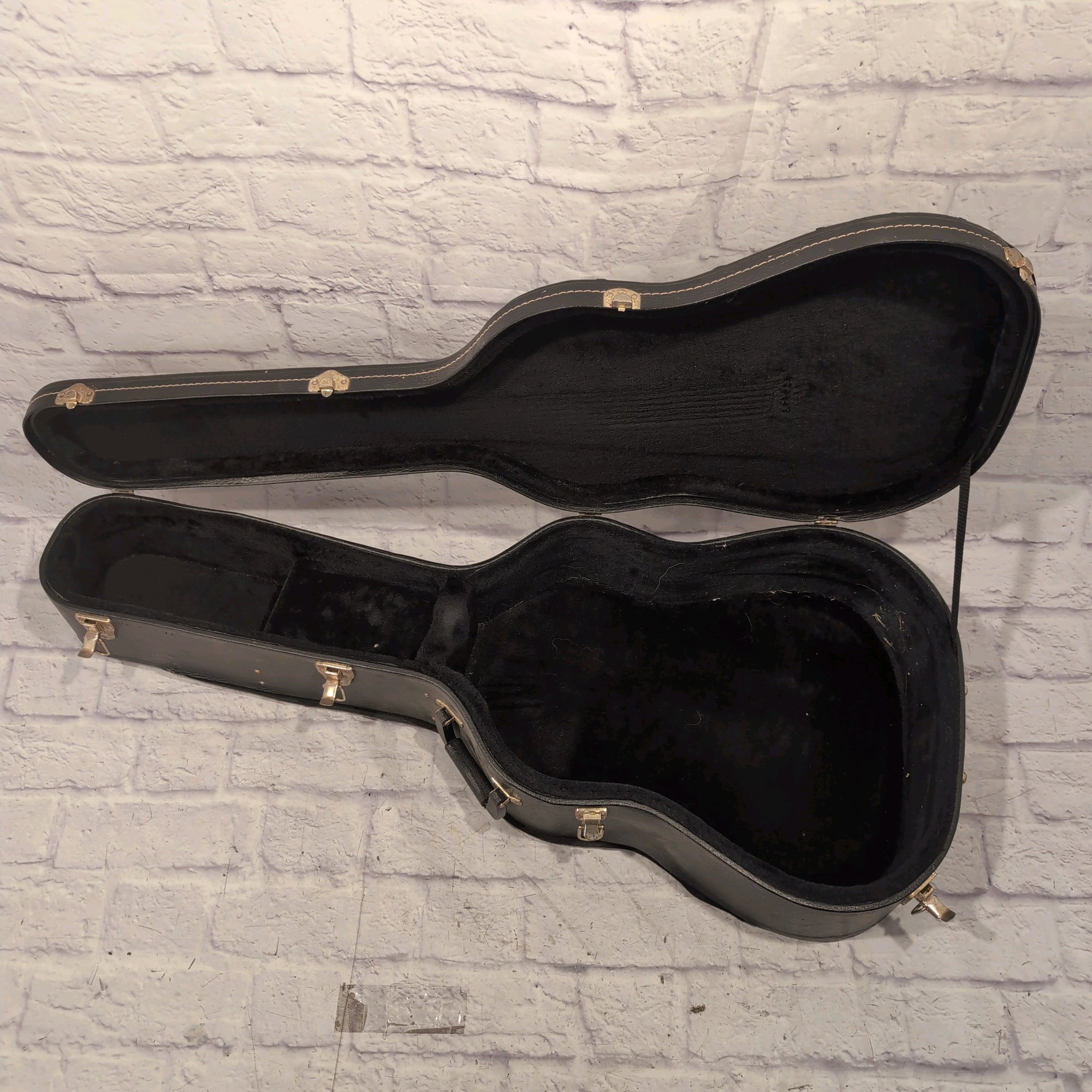 Unknown Dreadnaught Acoustic Guitar Hard Case