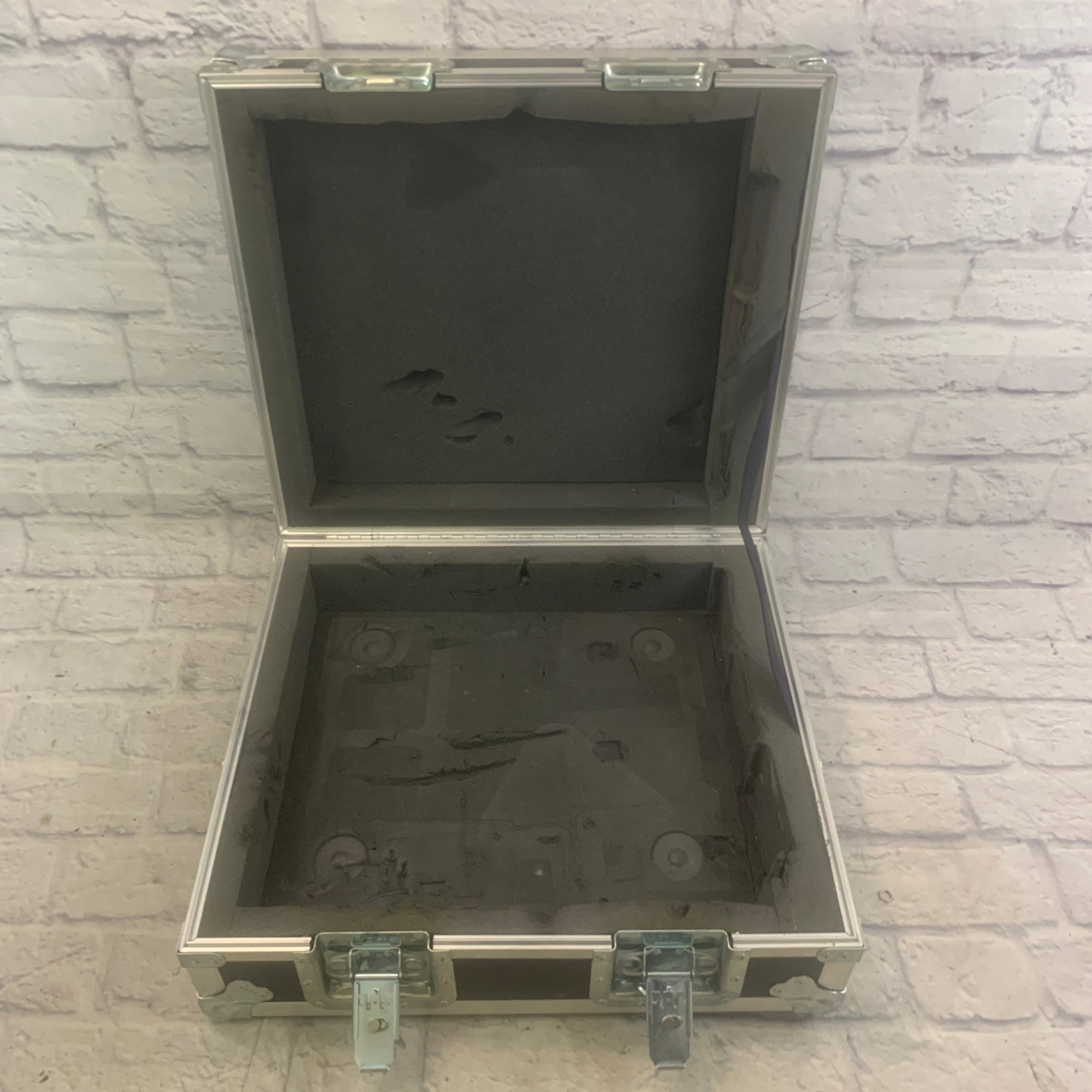 Starcase Road Case W/Wheels
