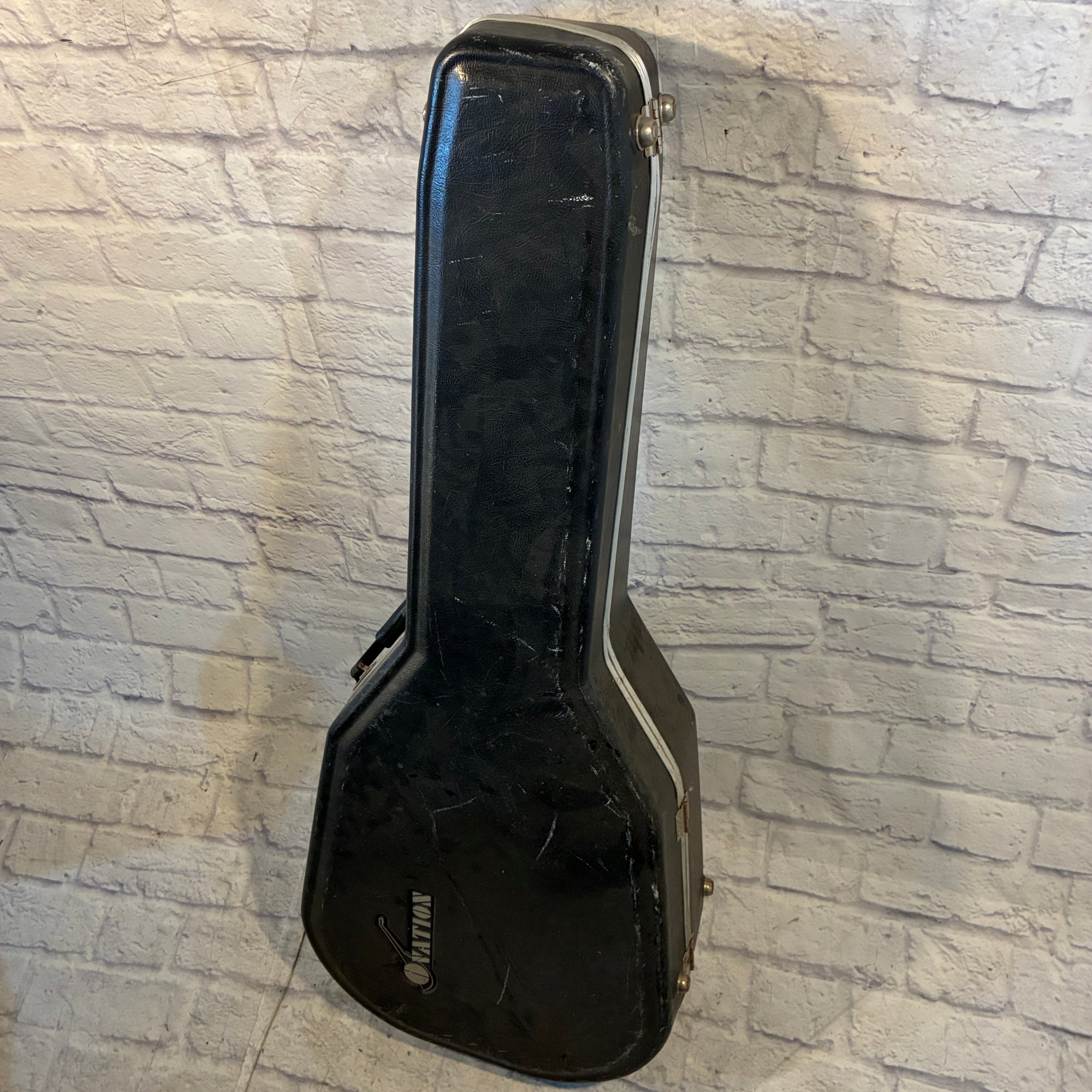 Ovation Shallow Bowl Back Acoustic Guitar Hard Case