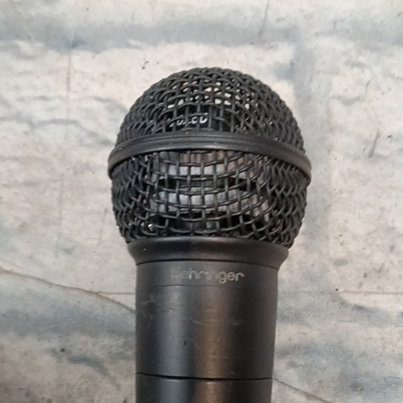 Behringer XM8500 Microphone