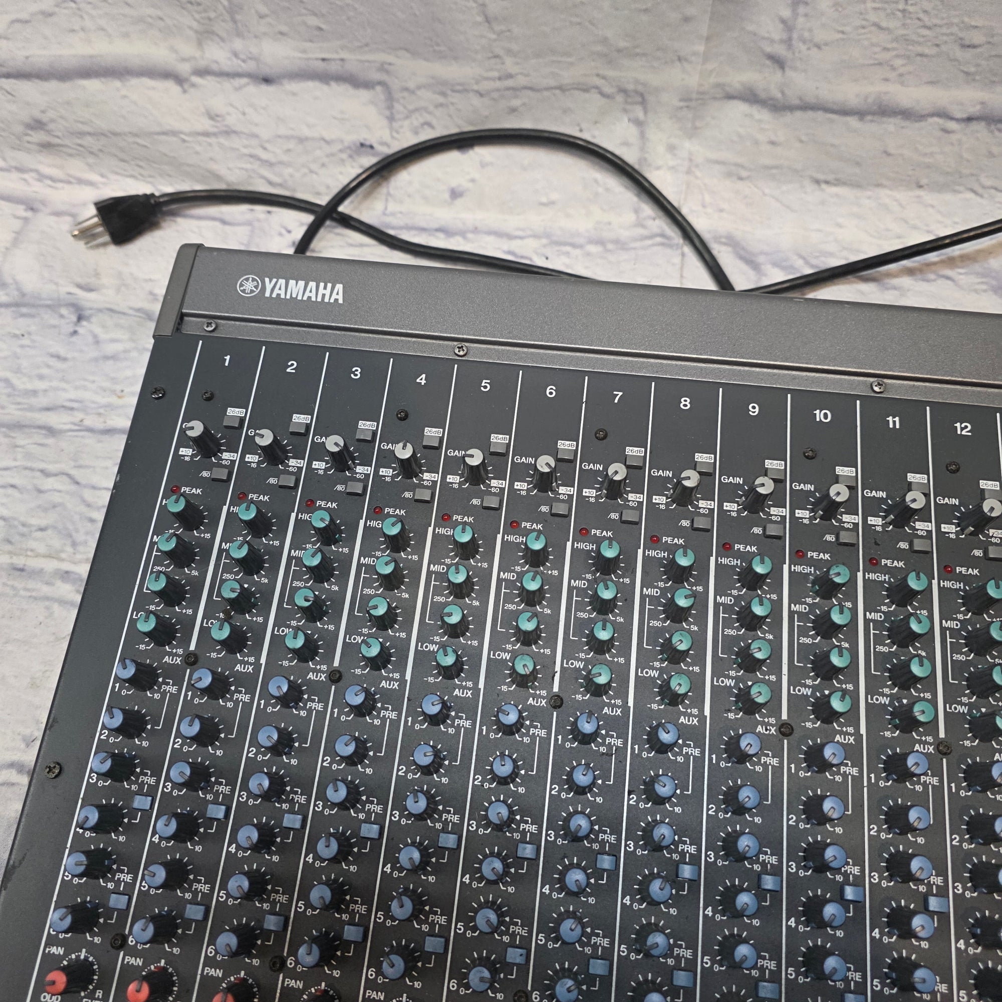 Yamaha GF16 / 12 Mixer
