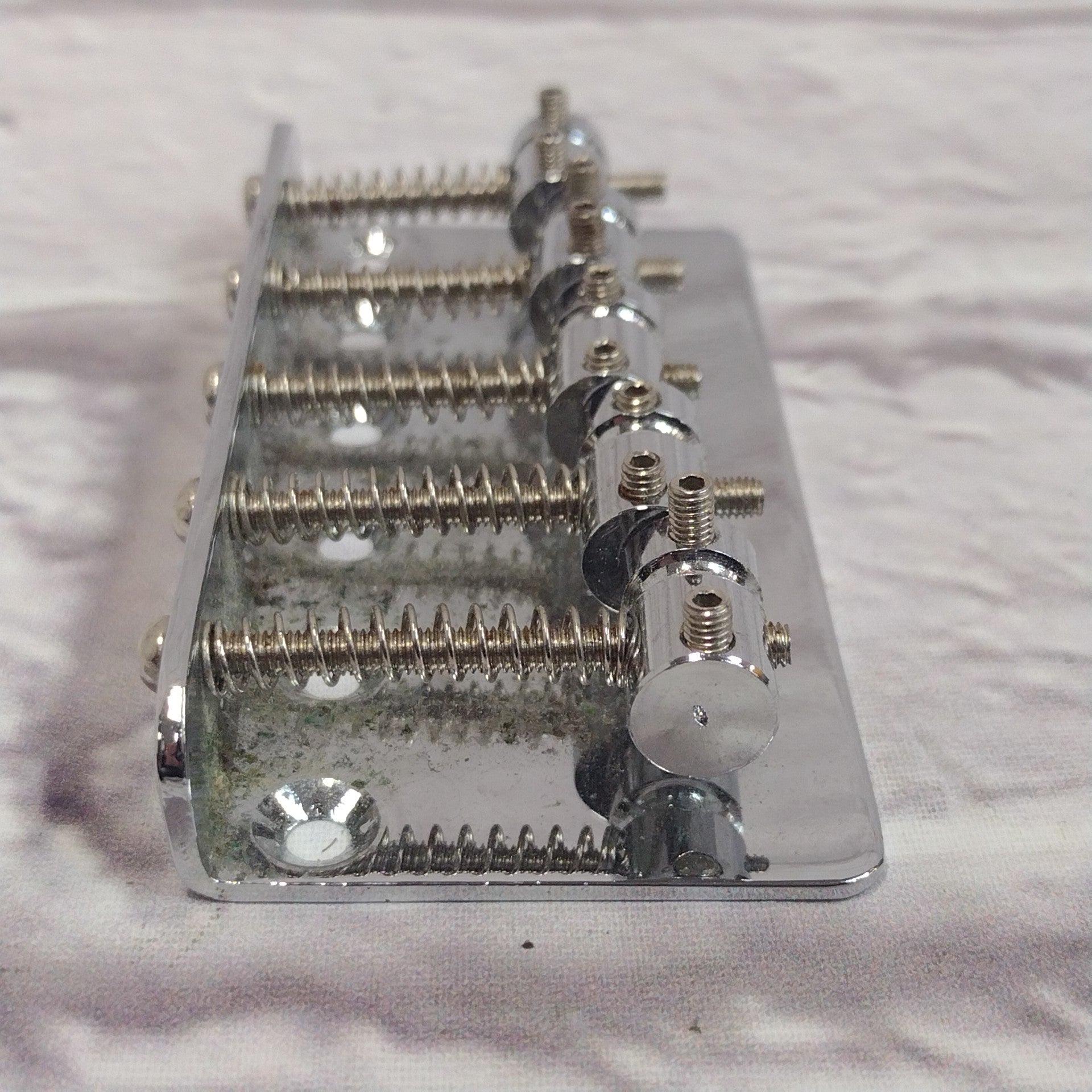 Unknown 5 String Bass Guitar Bridge