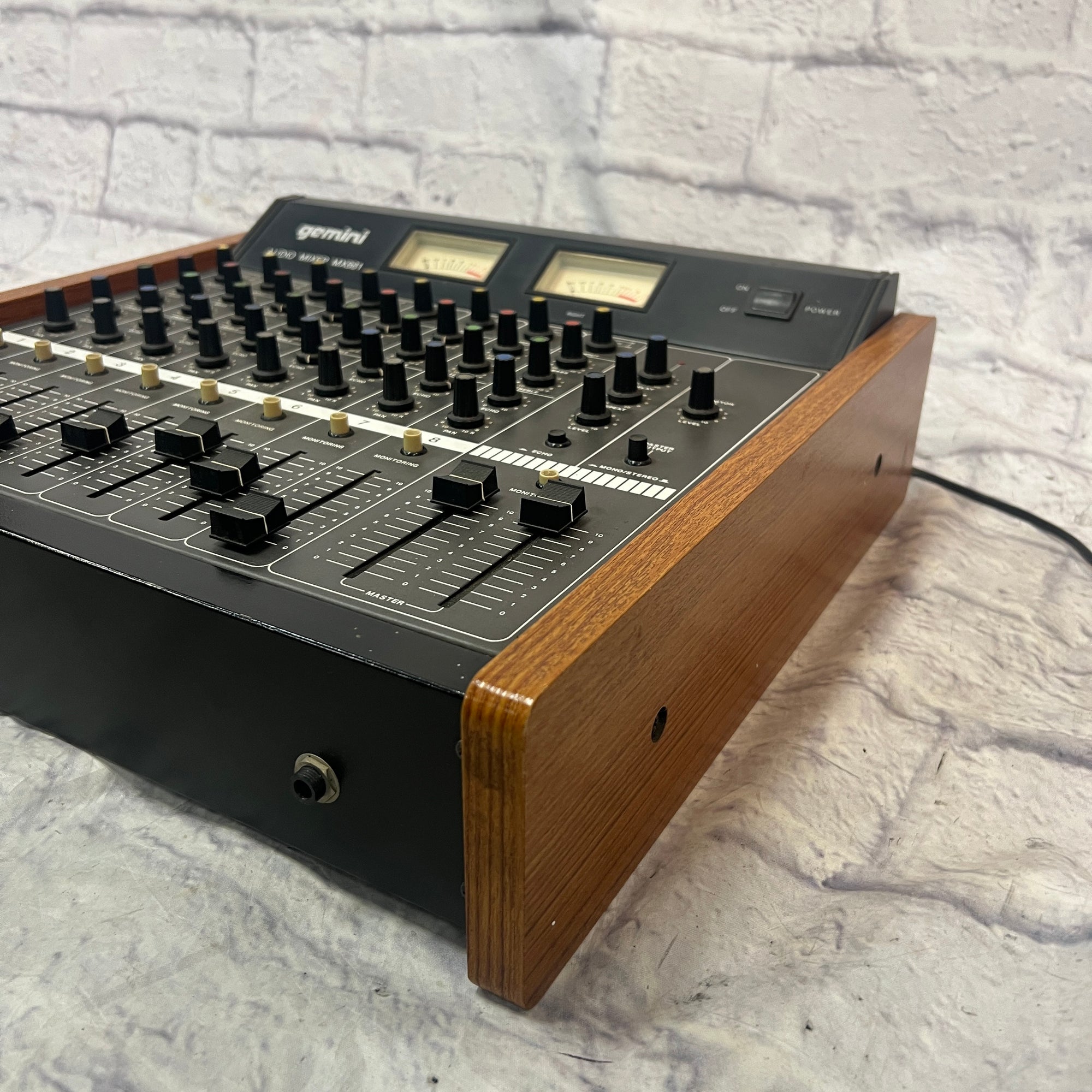 Gemini MX-881 Wood Panel Mixer - Evolution Music