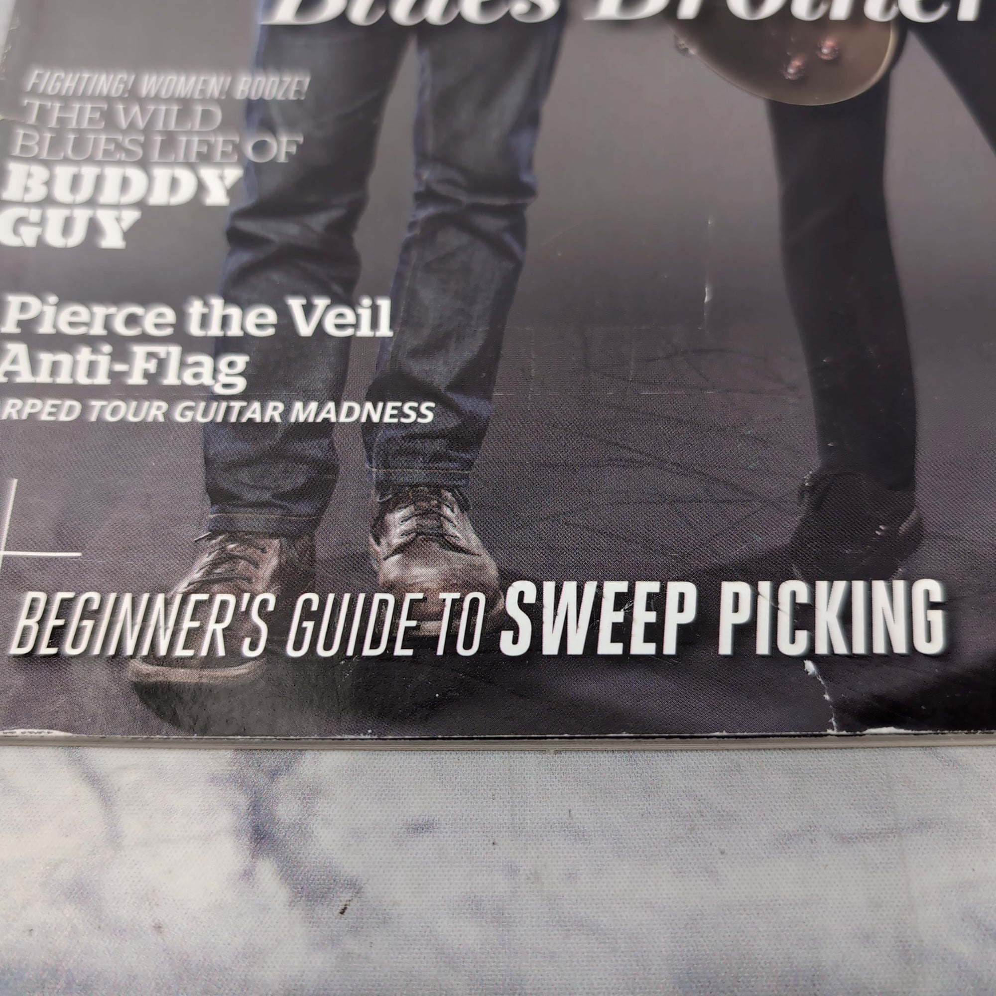 Guitar World October 2012 | Billy Gibbons & Dan Auerbach | Pierce the Veil | Sweep Picking Magazine