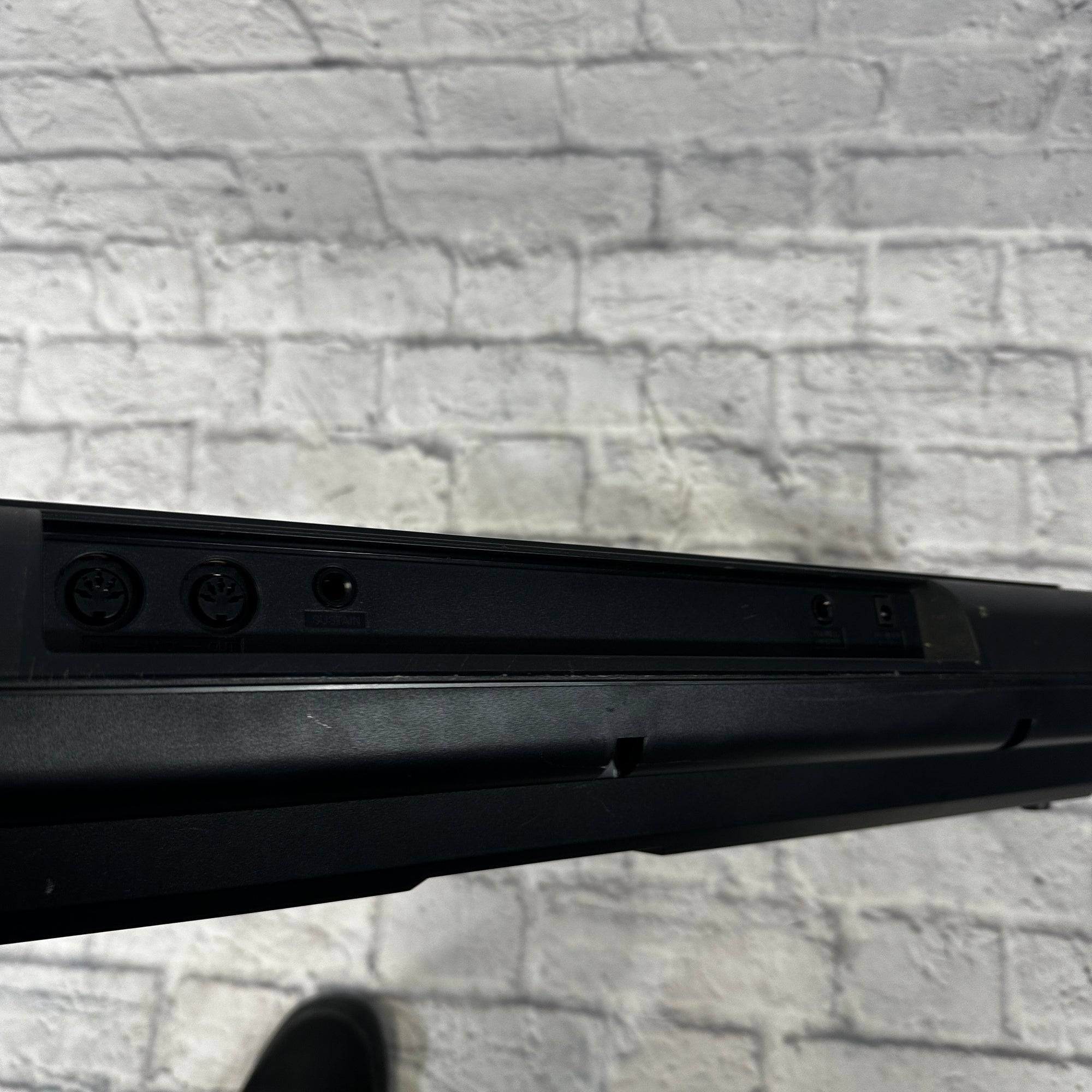 Yamaha YPT-200 61-Key Electronic Keyboard