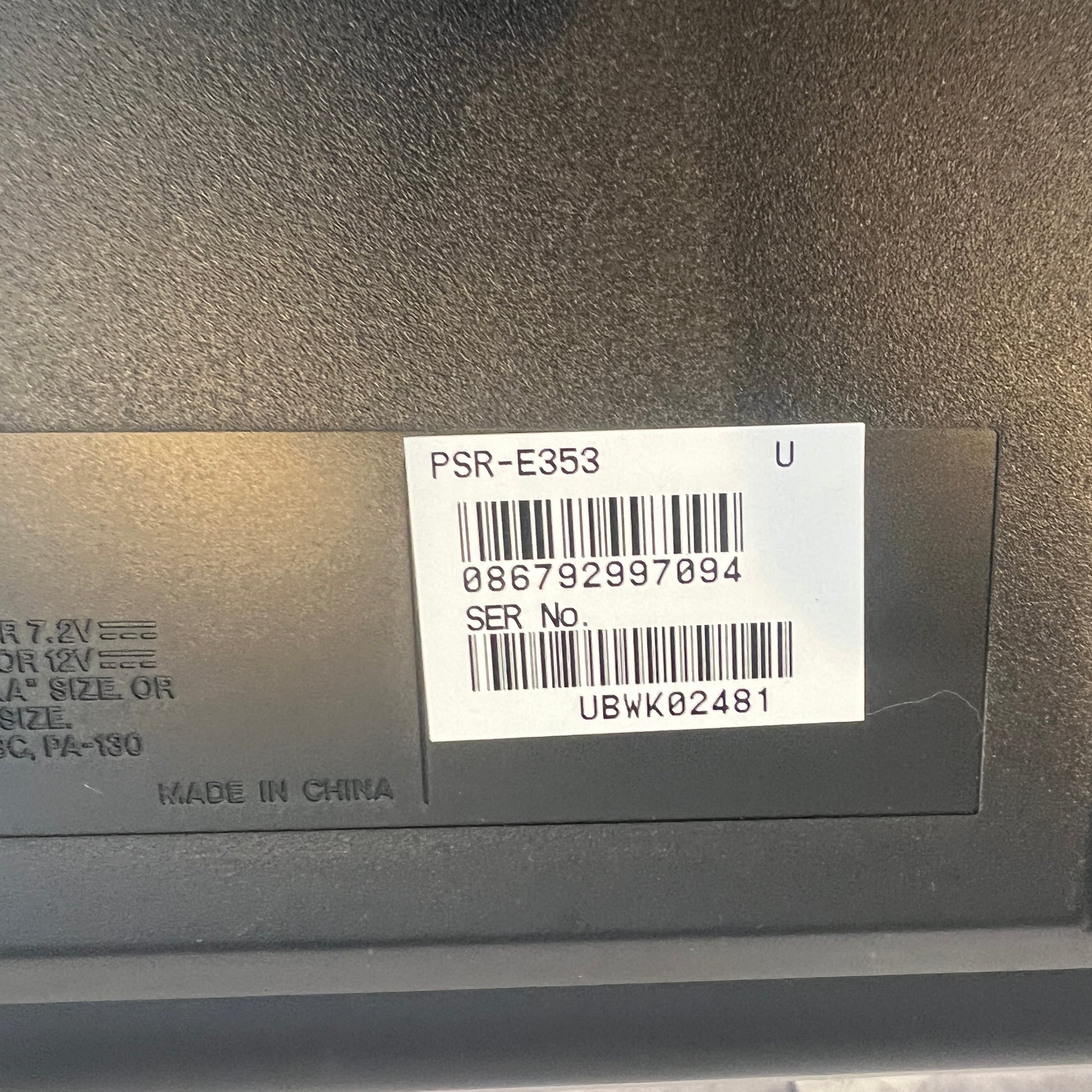 Yamaha PSR-E353 61-Key Electronic Keyboard