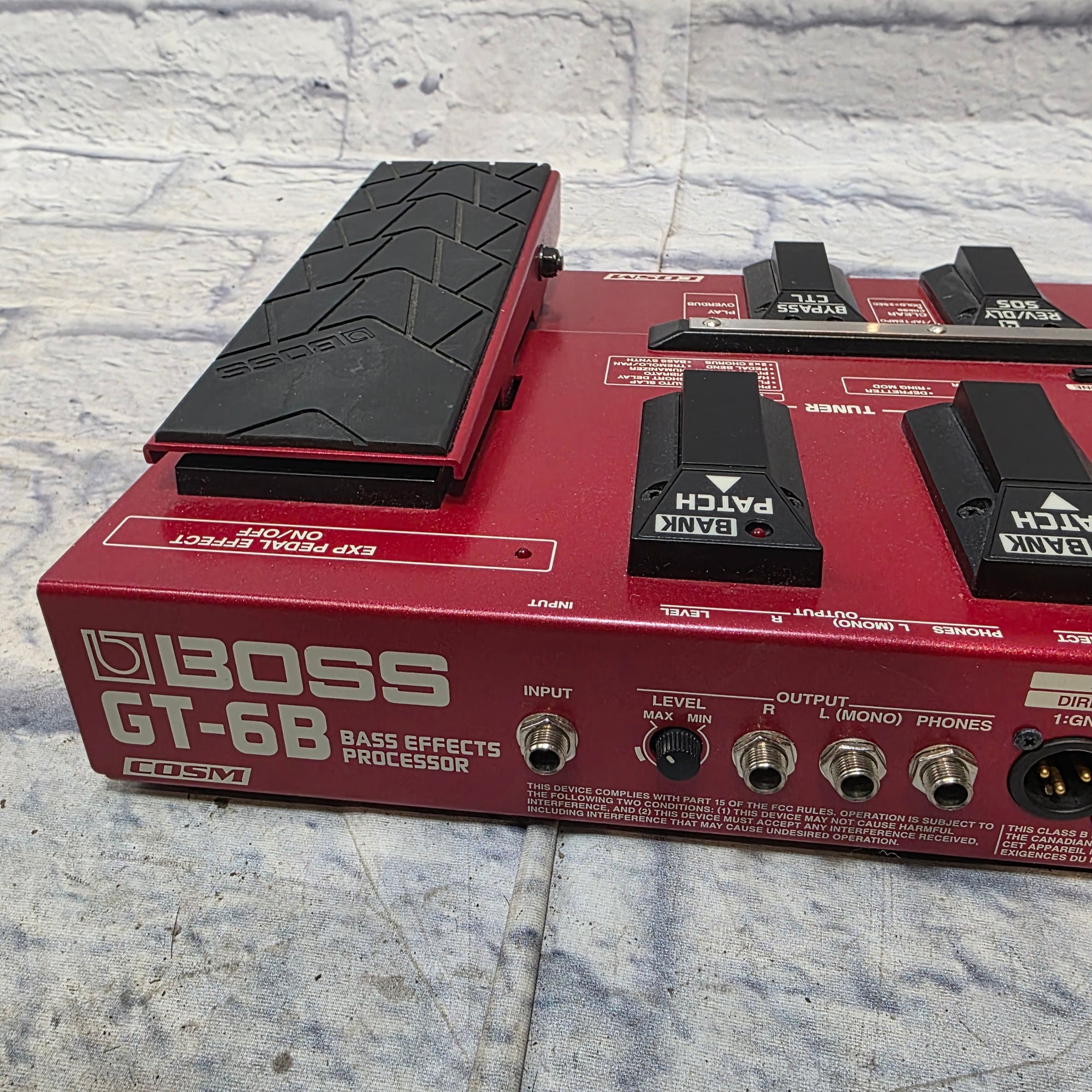 Boss GT-6B w/ Case Bass Multieffects Pedal