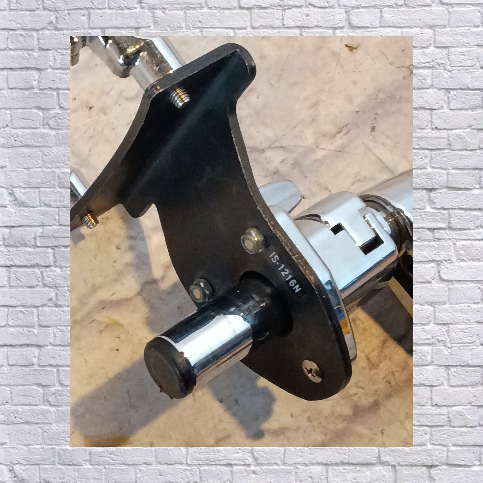 Pearl arm tom drum mount