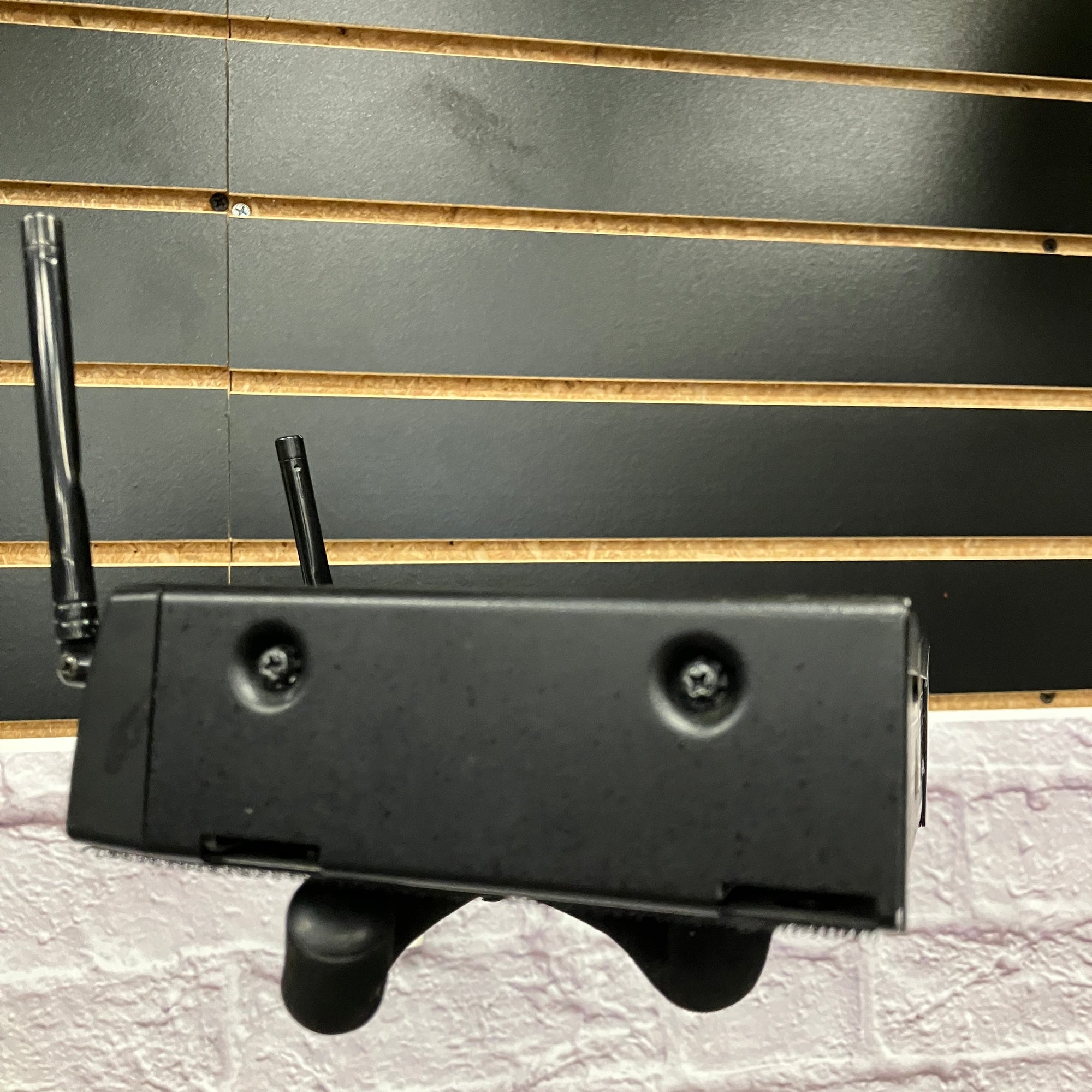 AKG SR40 Wireless Instrument Setup