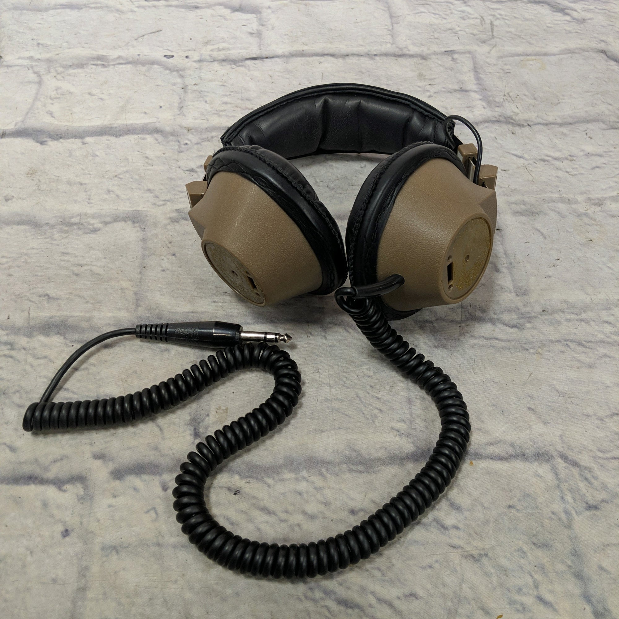 Realistic Nova 40 Stereo Headphones