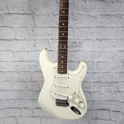 Fender Mexican Roland Ready Strat White Electric Guitar
