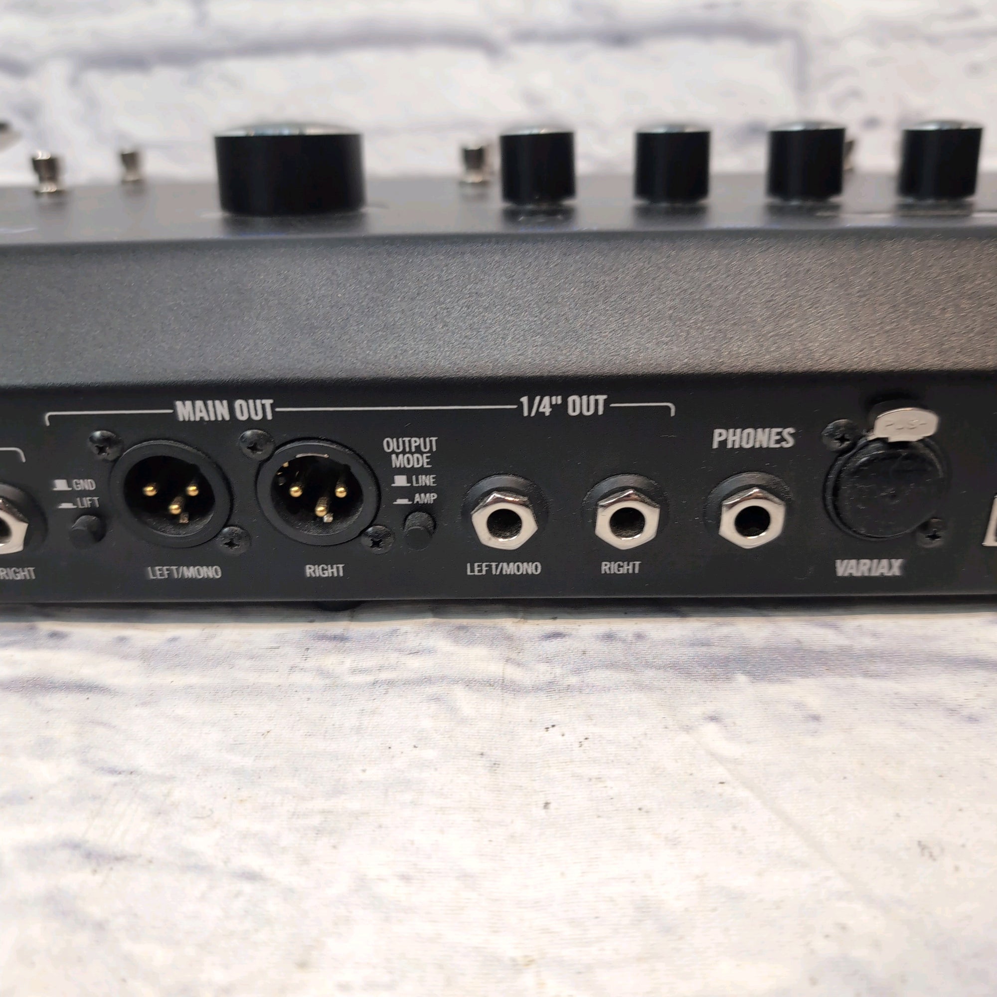 Line 6 Firehawk Guitar Multi Effect FX Effects Pedal Floorboard w/ Case