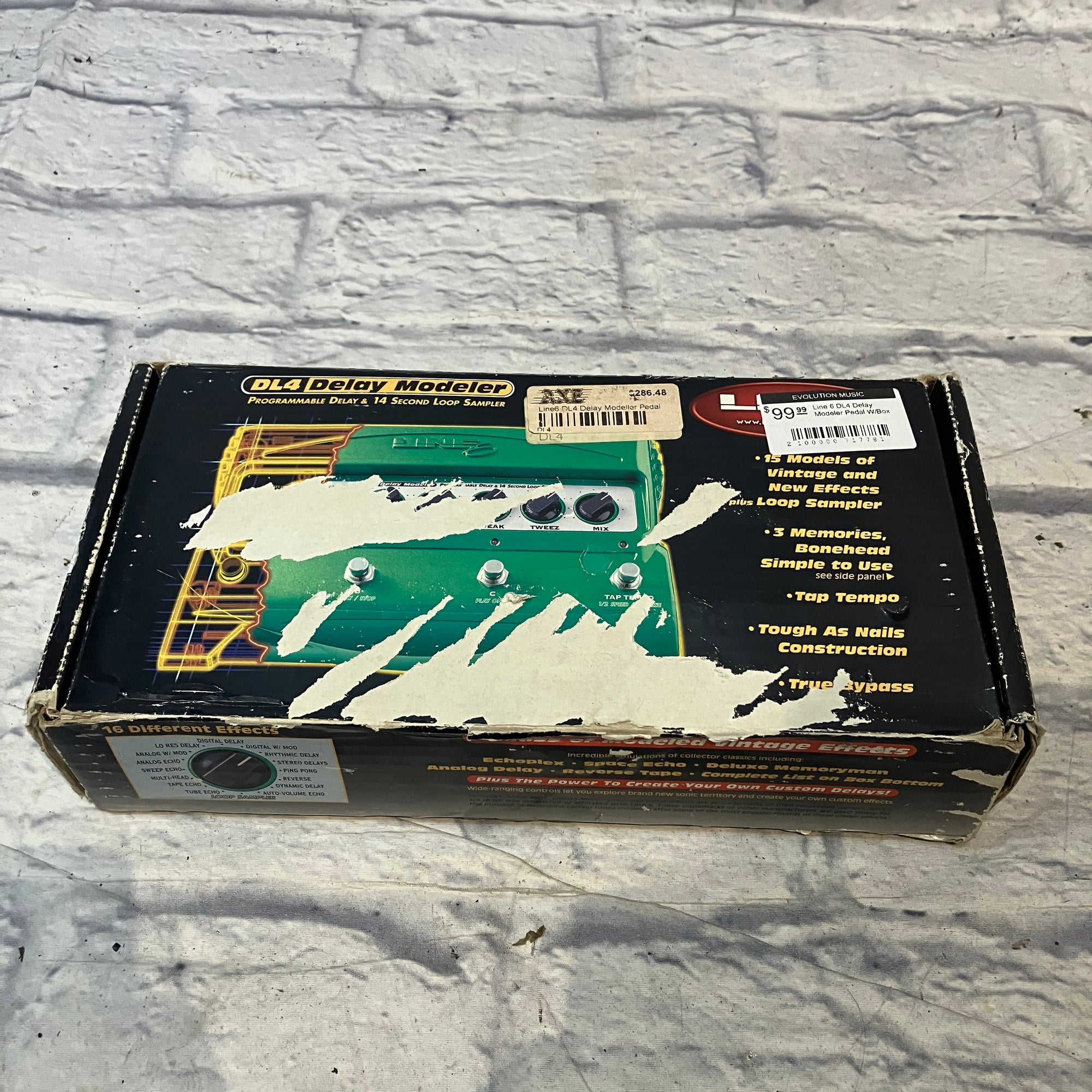 Line 6 DL4 Delay Modeler Pedal W/Box