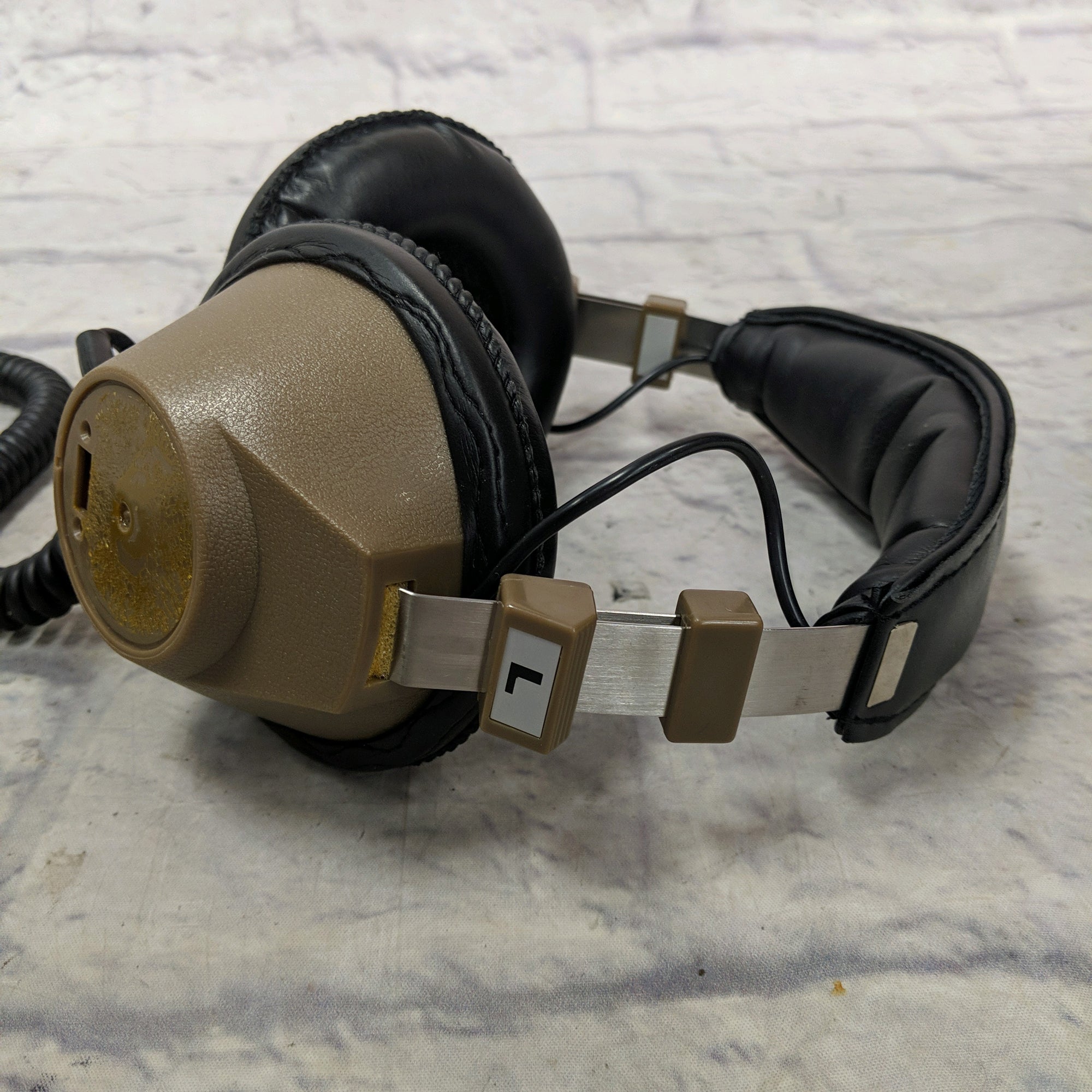 Realistic Nova 40 Stereo Headphones