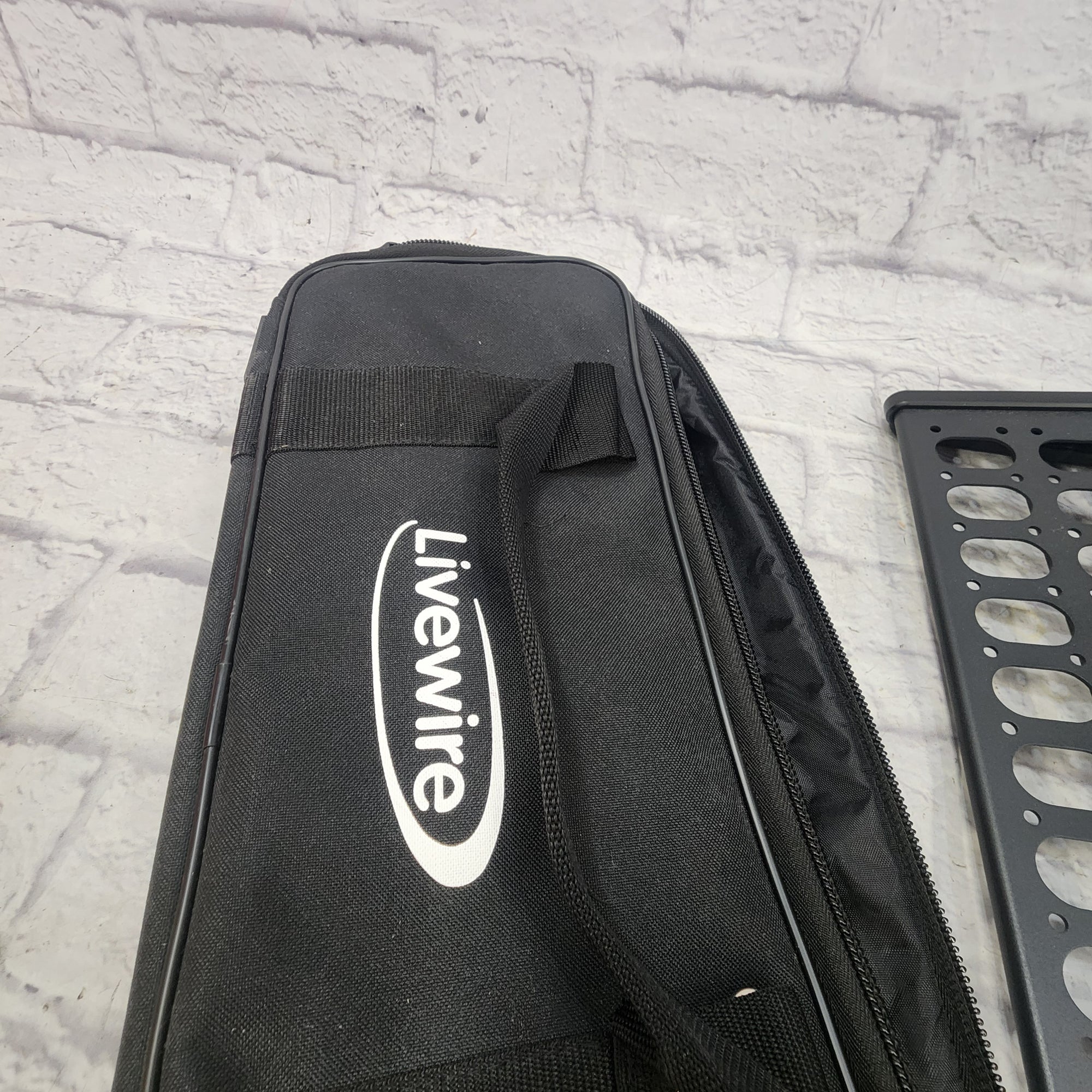 Livewire PB200 Pedal Board w/Case