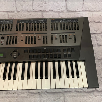 Roland JD-800 Digital Synthesizer