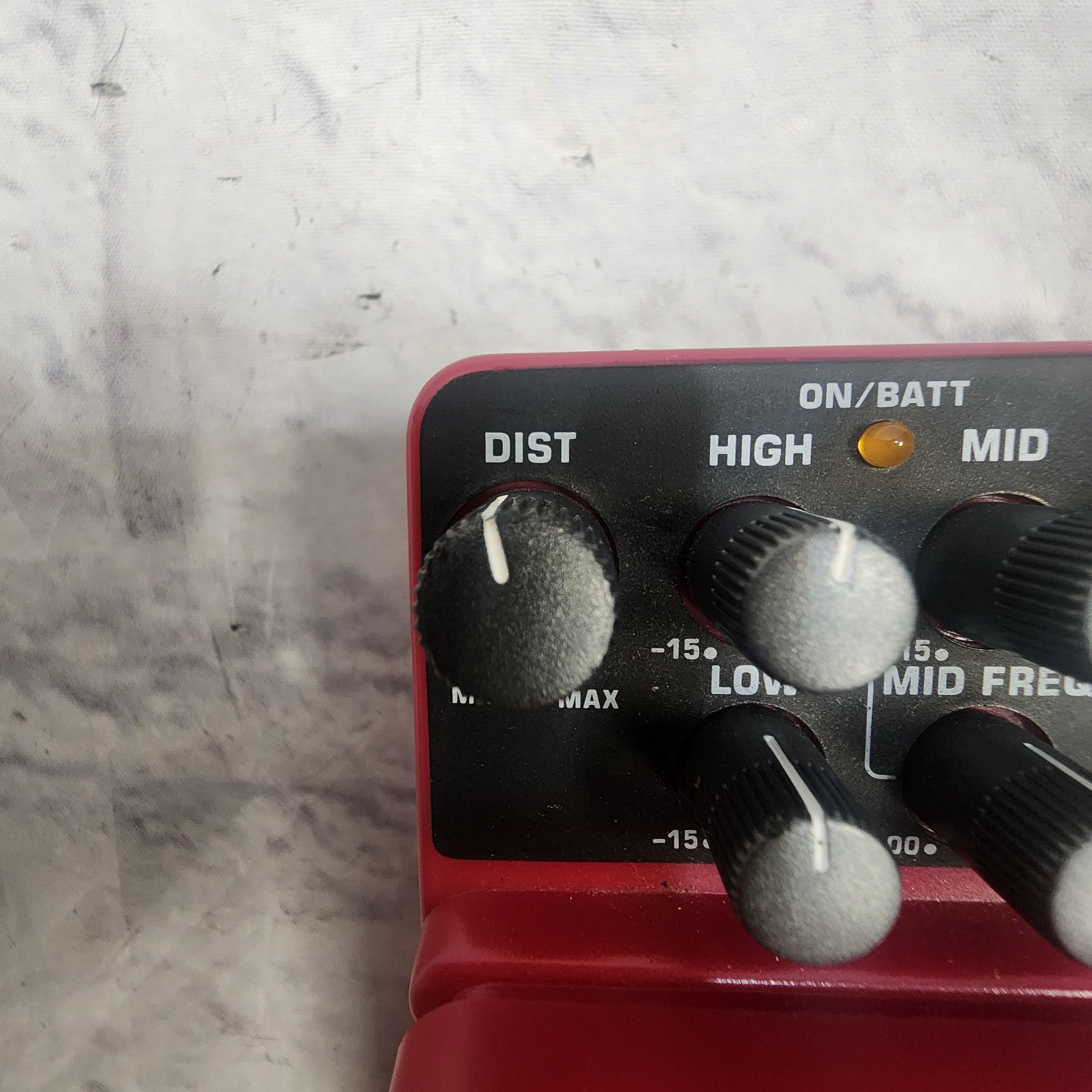 Behringer UM300 Ultra Metal Distortion Pedal