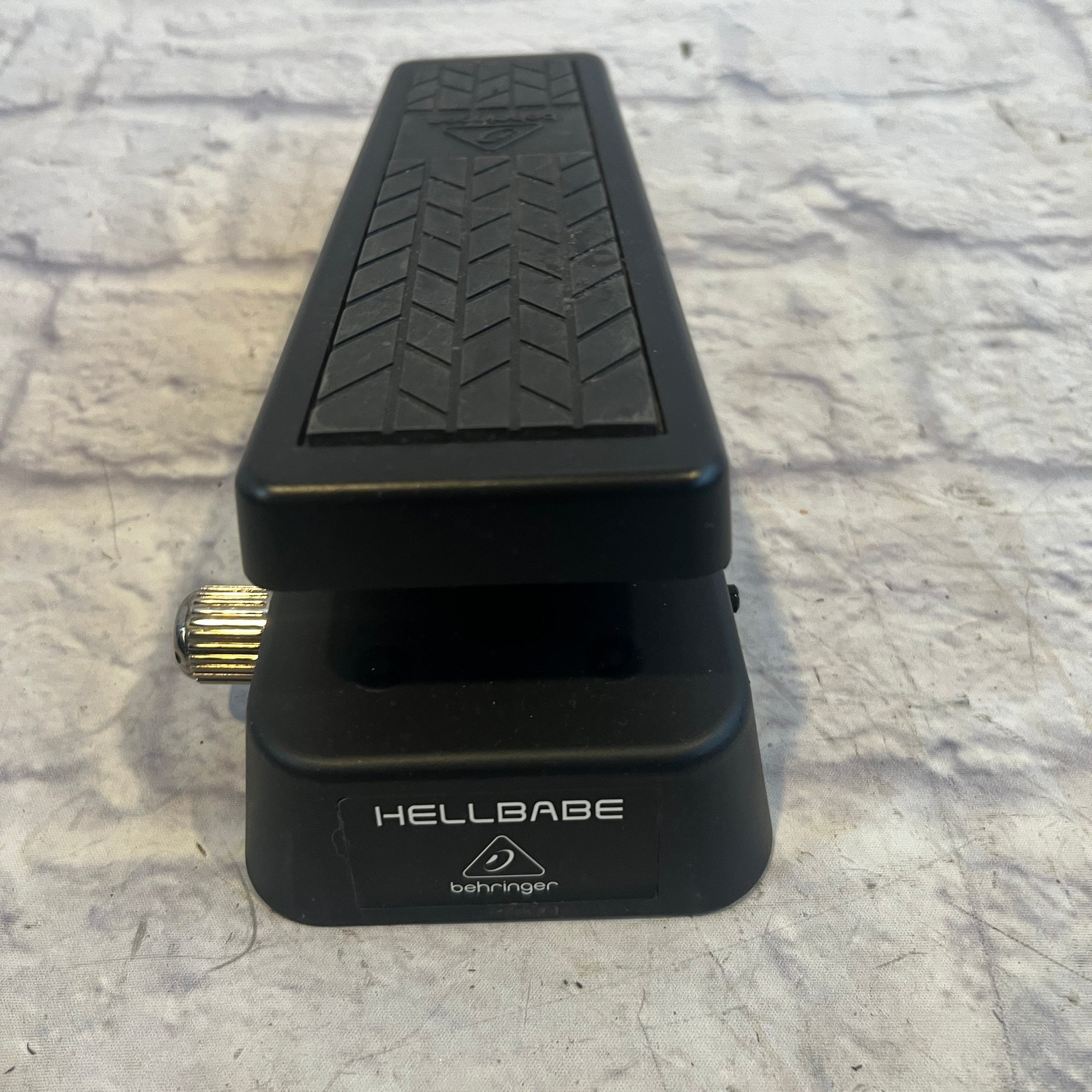 Behringer HB-01 Hellbabe Wah Pedal