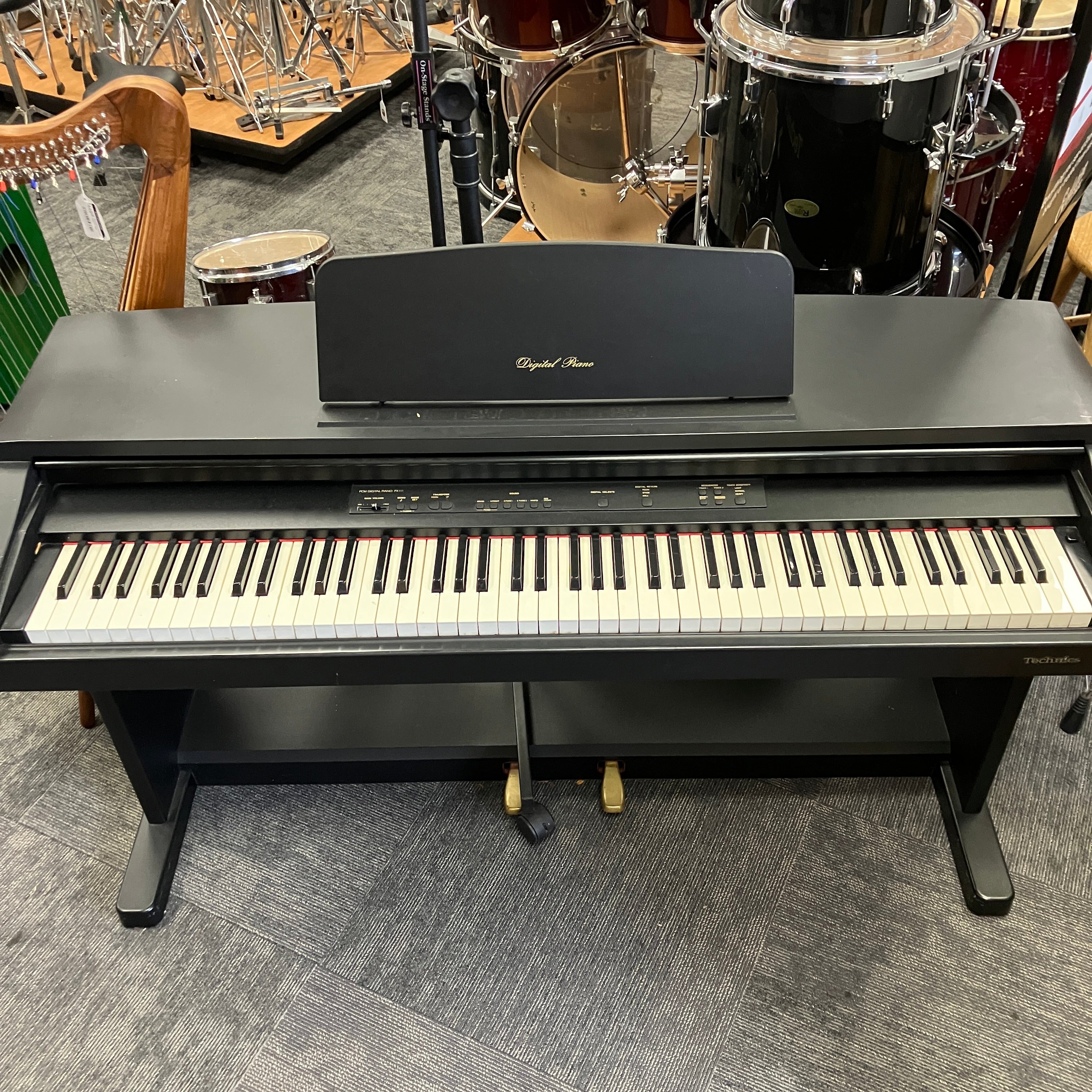 Technics SX-PX111 Keyboard with Built In Stand Digital Piano Technics SX-PX111 Keyboard with Built In Stand Digital Piano