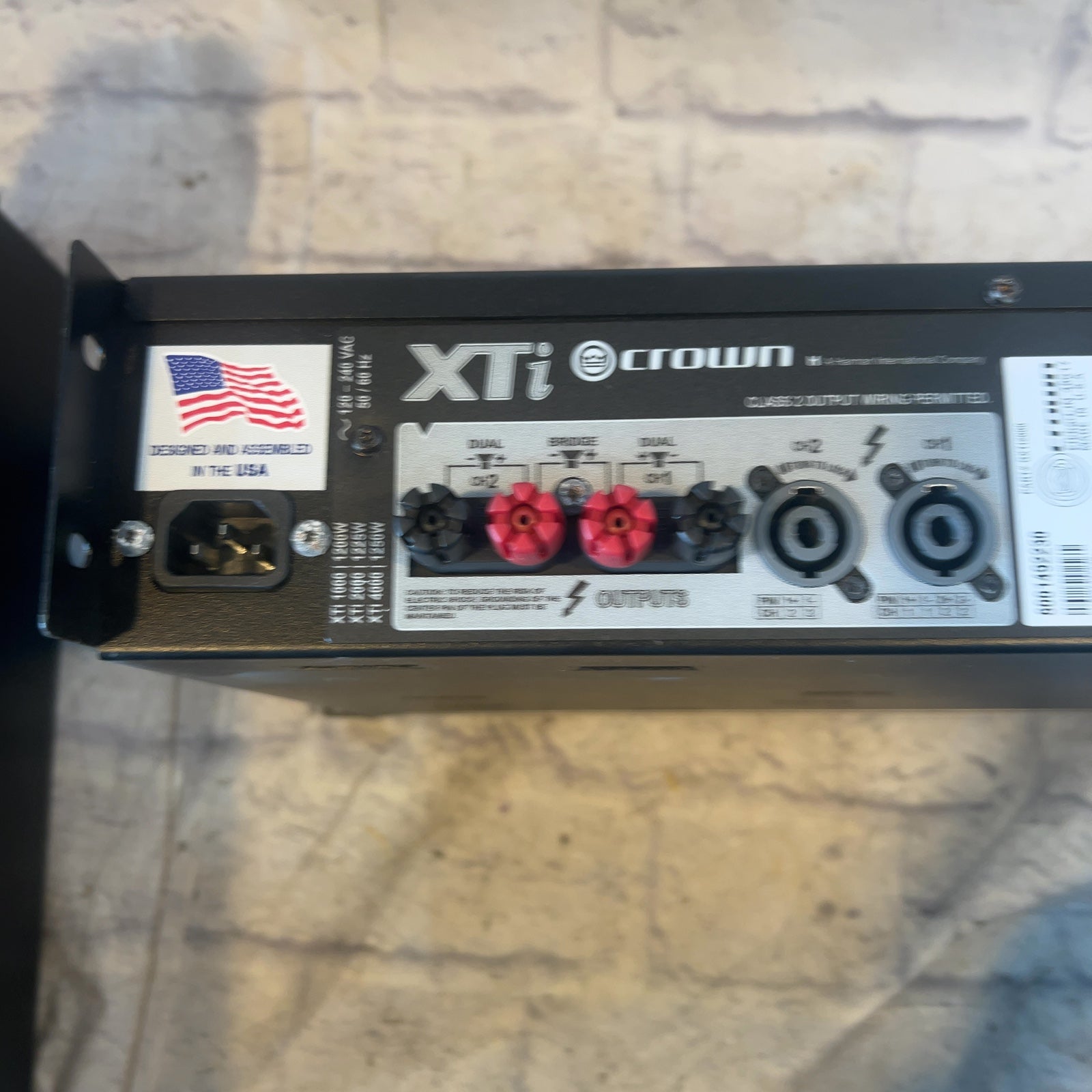 Crown XTI2000 Power Amp