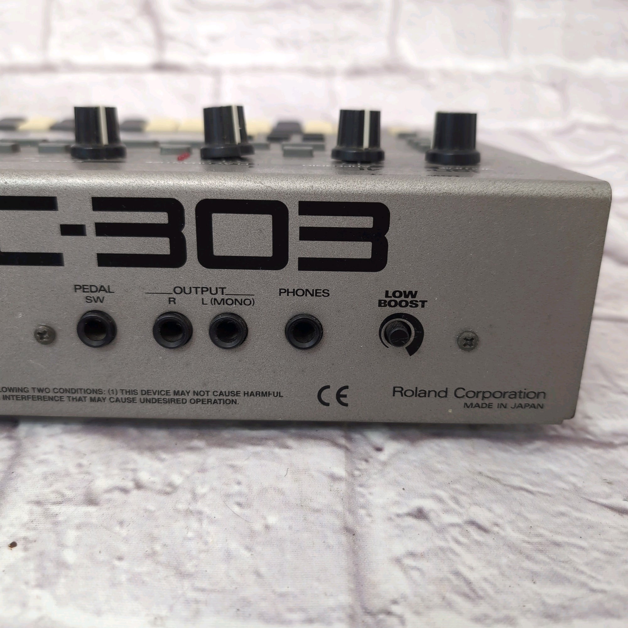 Roland Roland MC-303 Groovebox Drum Machine - Evolution Music