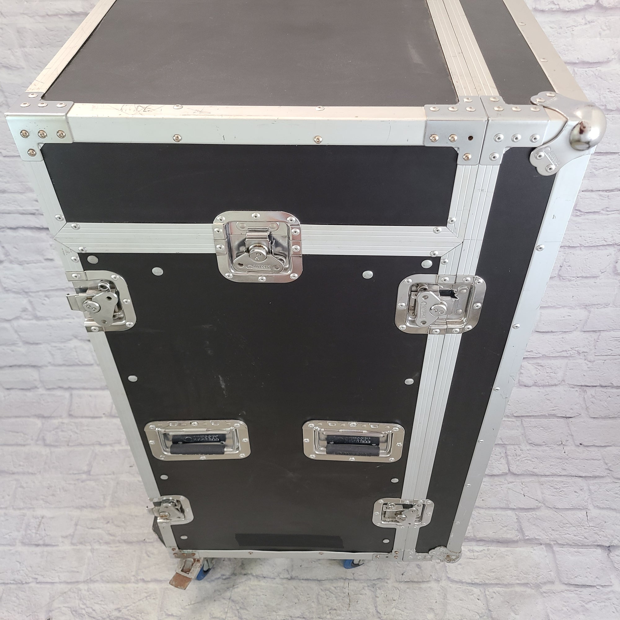 Odyssey 18U Rack Case with Slant Mixer Top