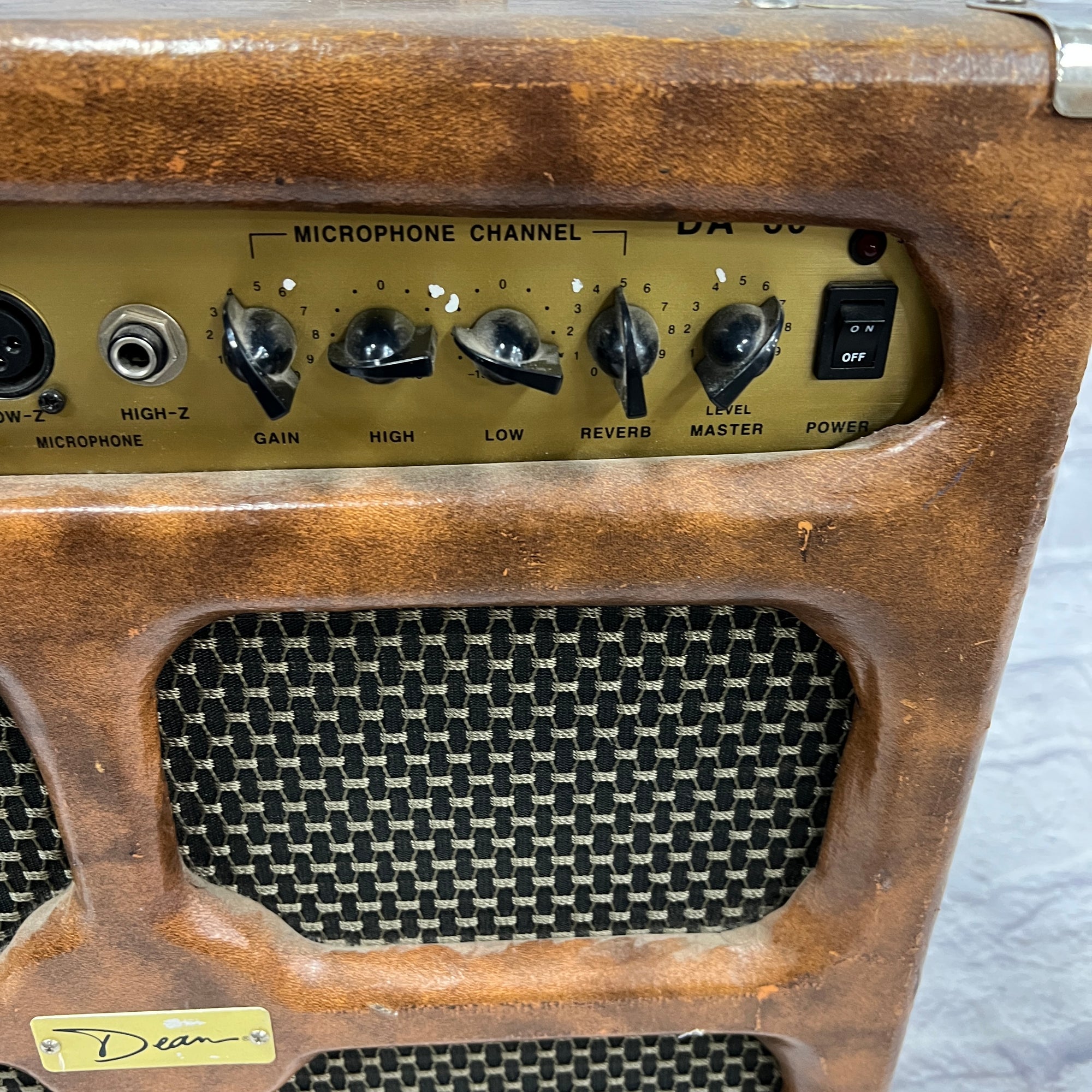 Dean DA-30 Acoustic Guitar Amp