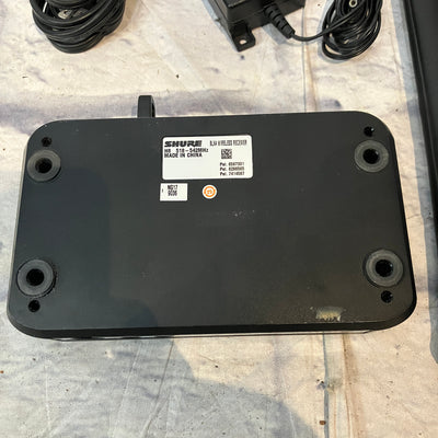 Shure SLX4 & BLX4 Wireless Receiver and Microphone