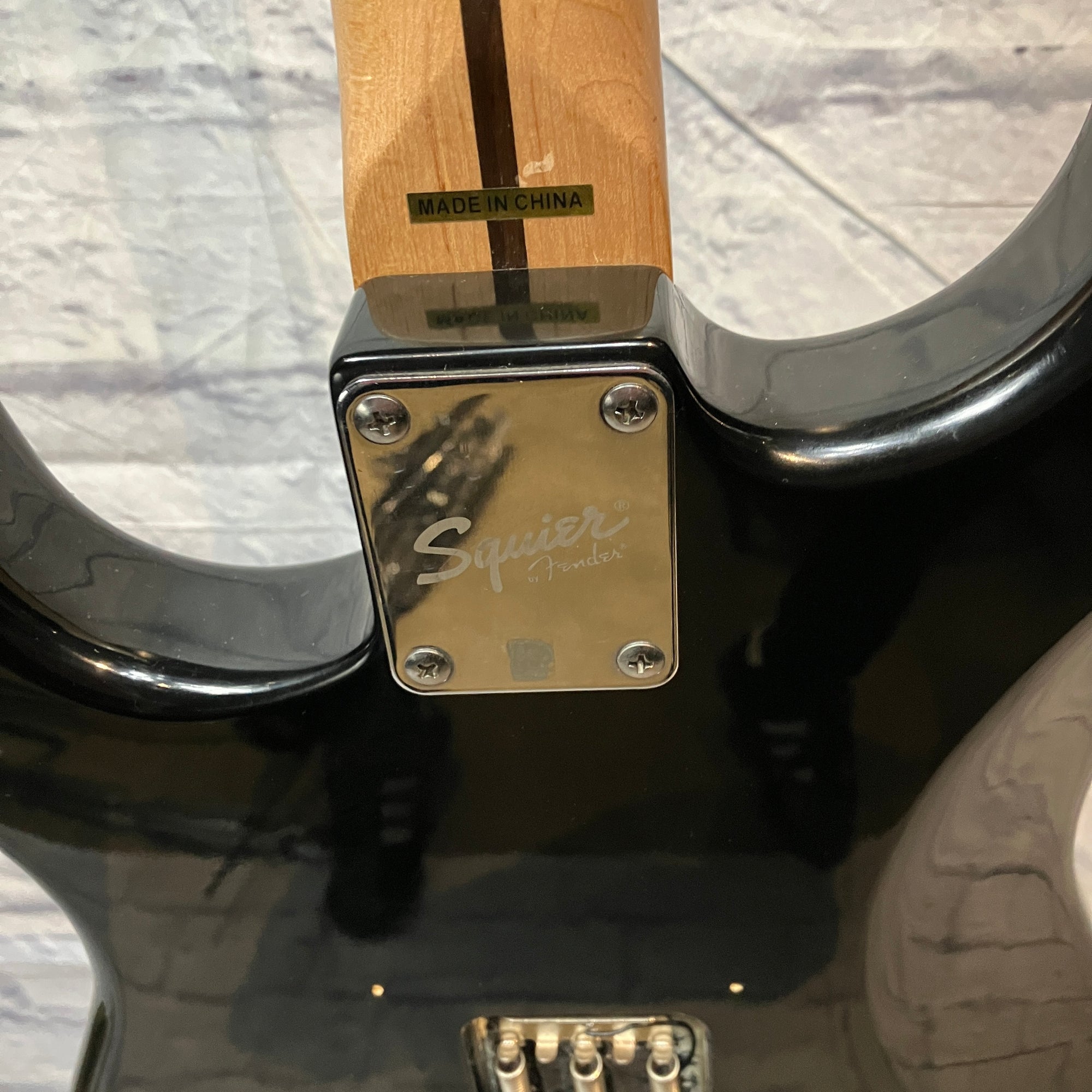 Squier Stratocaster Black SSS Made in China - Evolution Music