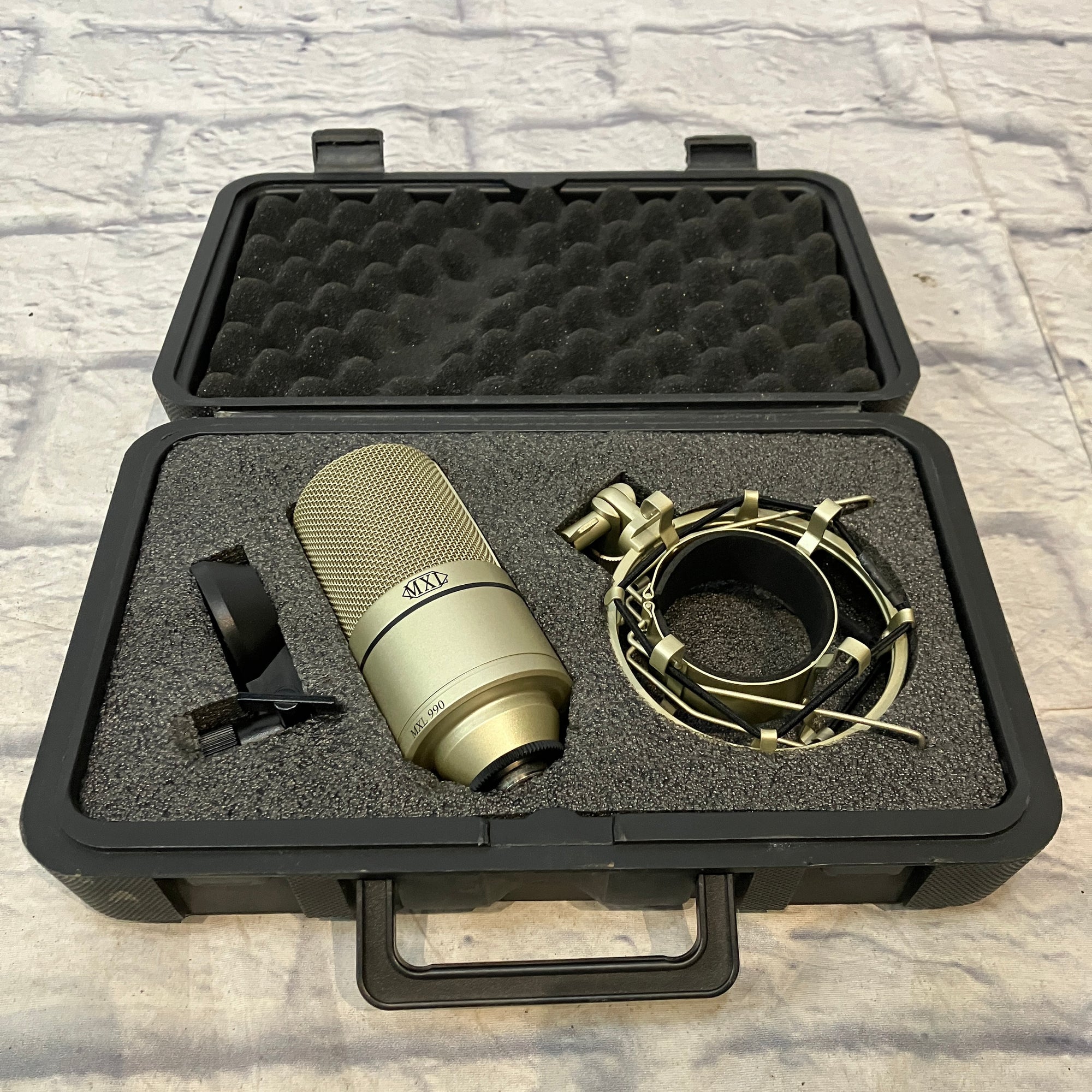 MXL 990 Large Diaphragm Condenser Microphone