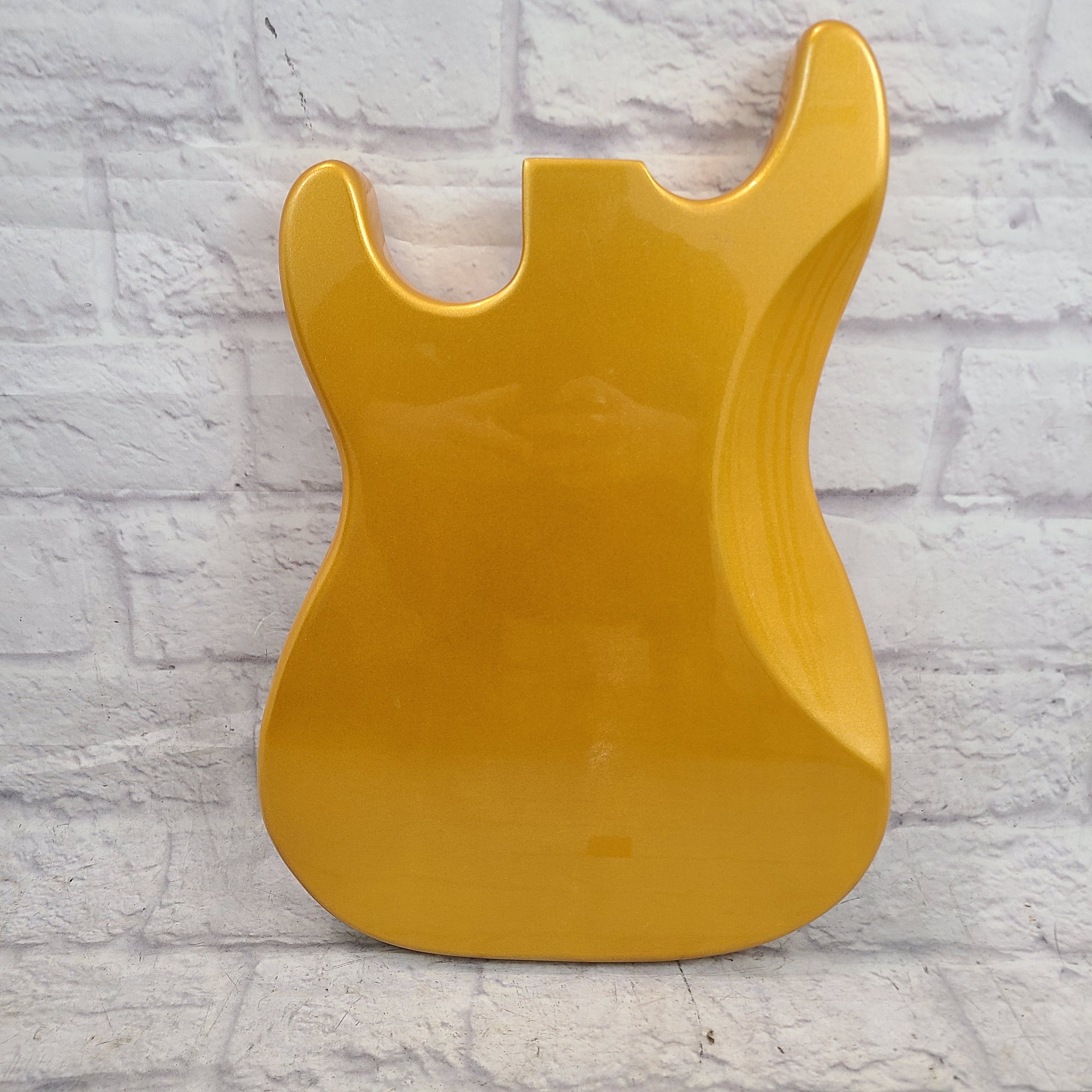Brio Gold Sparkle S-Style Replacement Body (HSH, SSS, HSS)