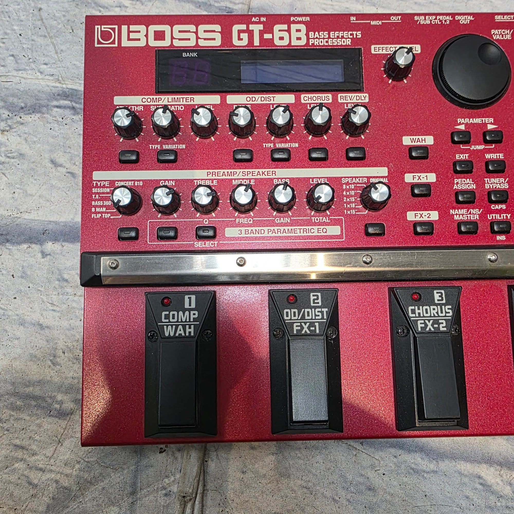 Boss GT-6B w/ Case Bass Multieffects Pedal