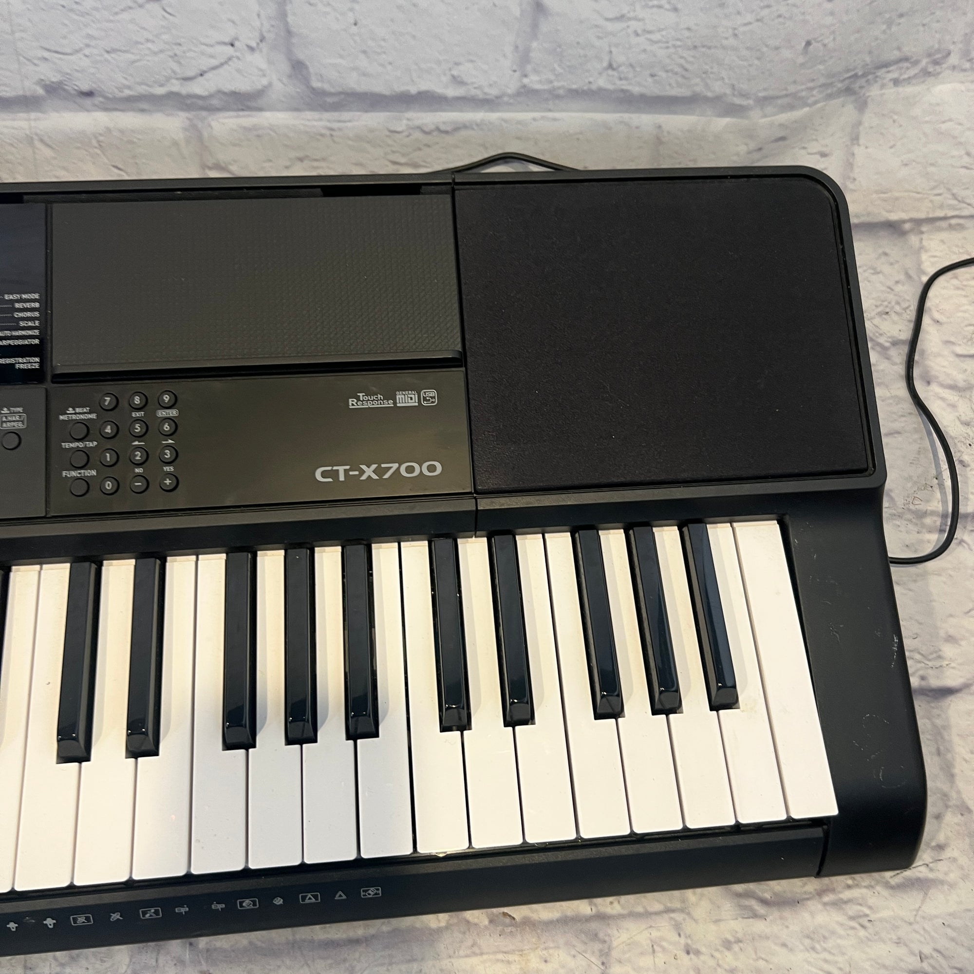 Casio CT-X700 61-Key Electronic Keyboard
