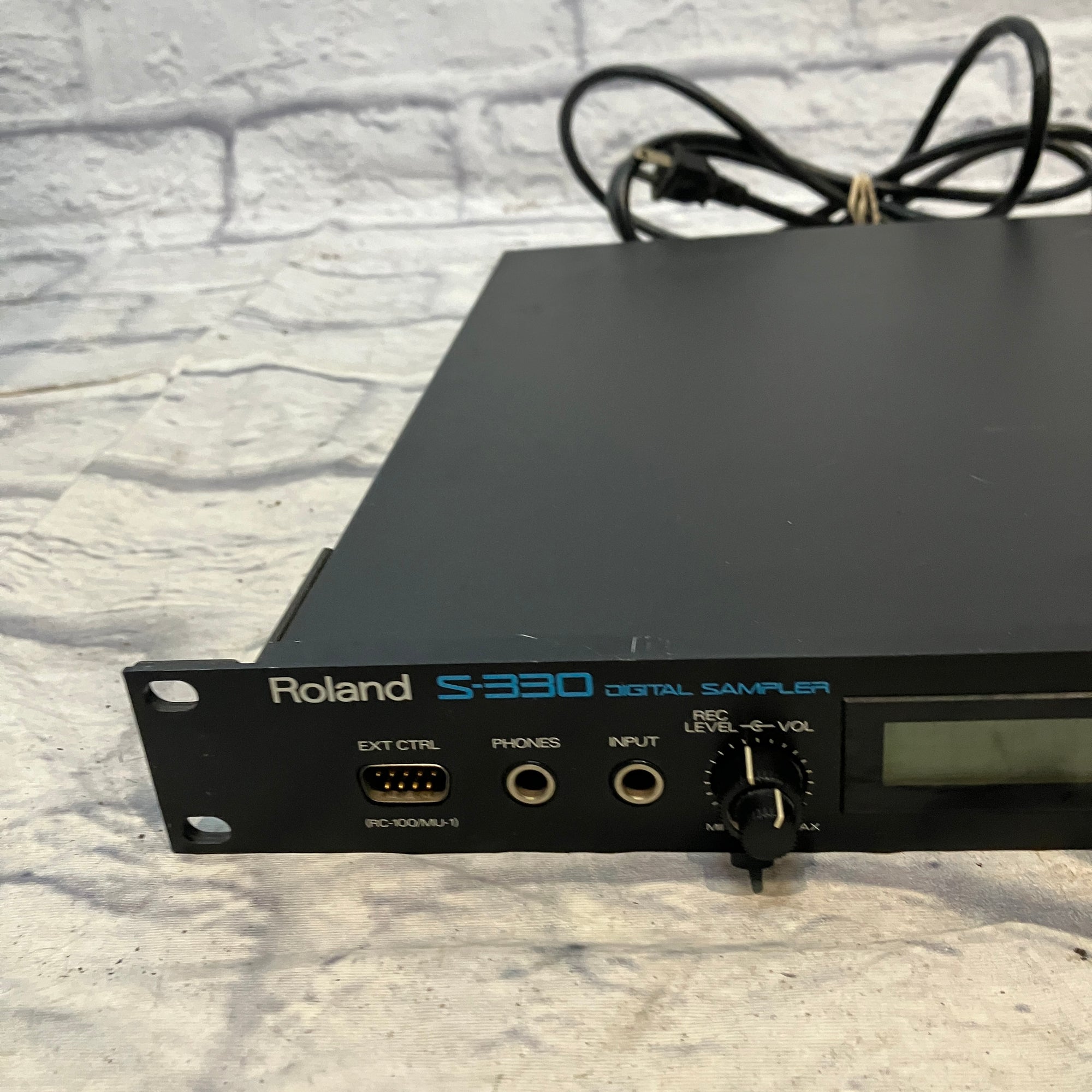 Roland S-330 Digital Synth Sampler