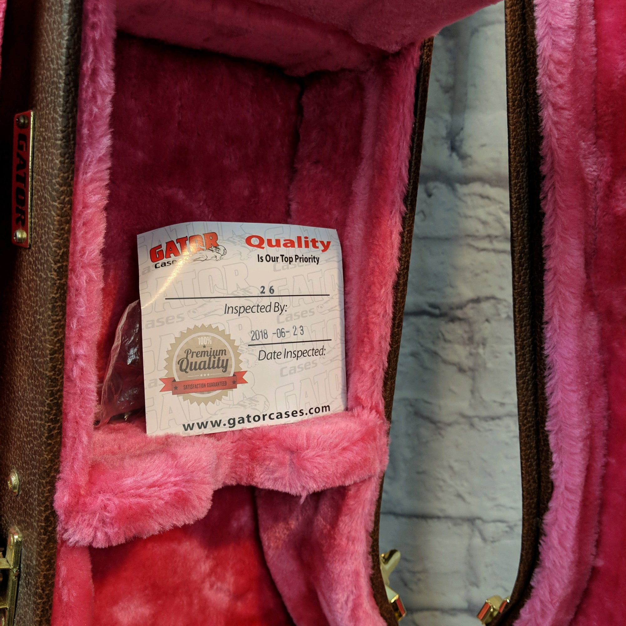 Gator GWSGBROWN Brown Les Paul Hard Case with Pink Interior