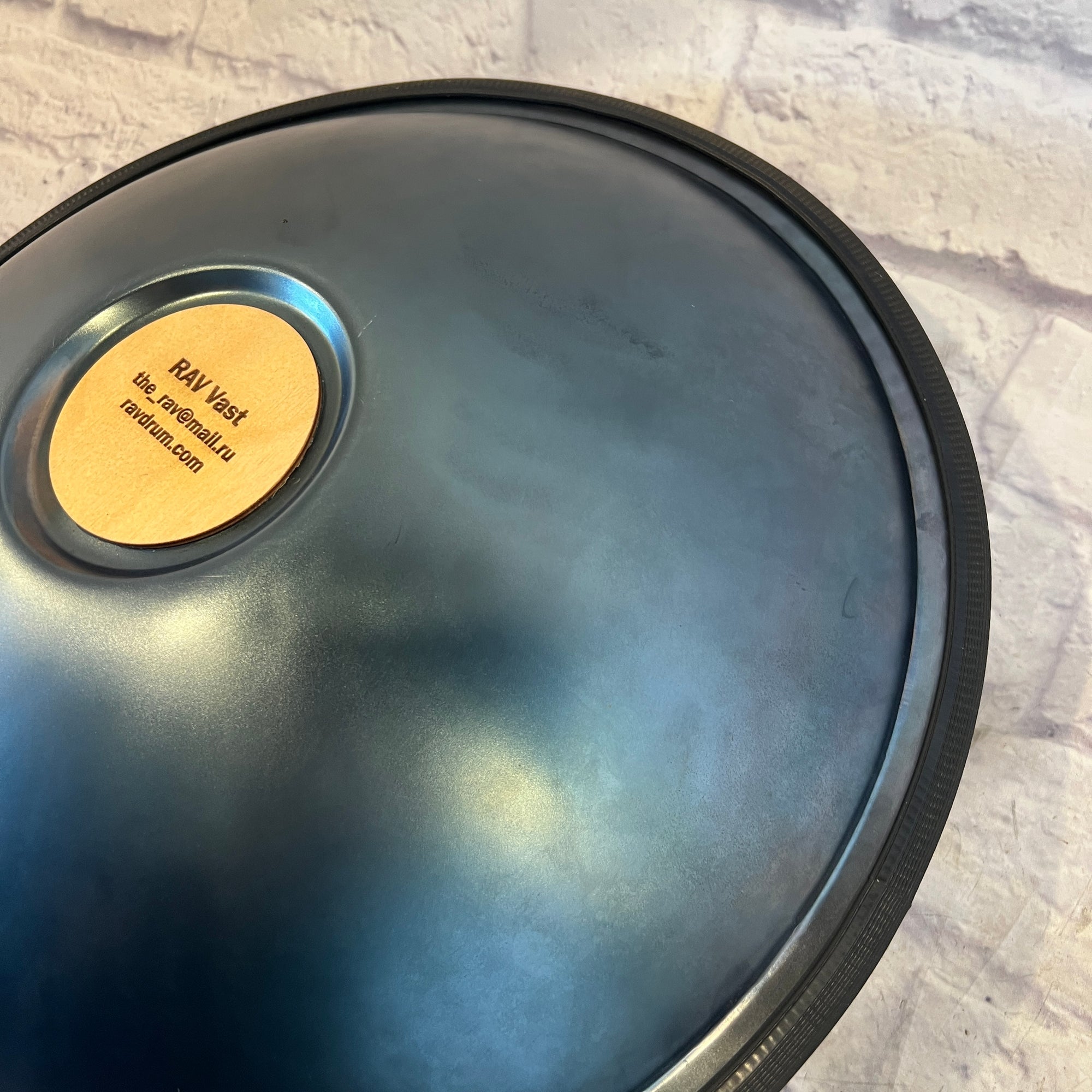 Rav Vast Indigo B Onoleo Tongue Drum with Bag.