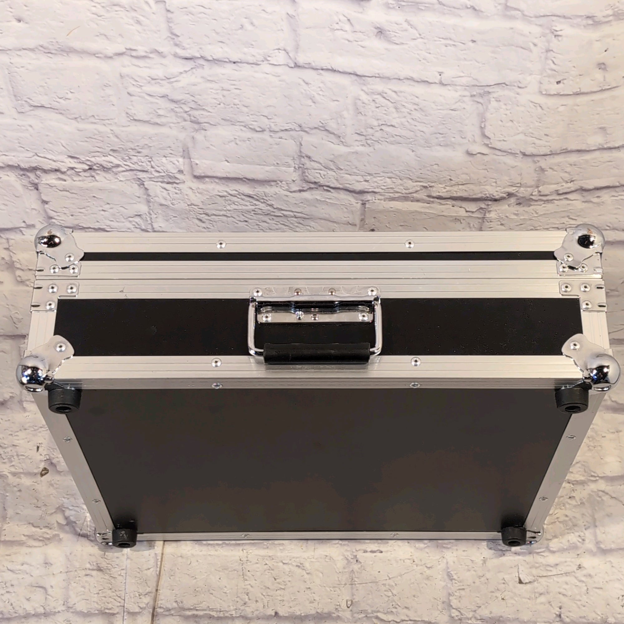 Odyssey Mixer Case 19" x 17" x 4" Interior