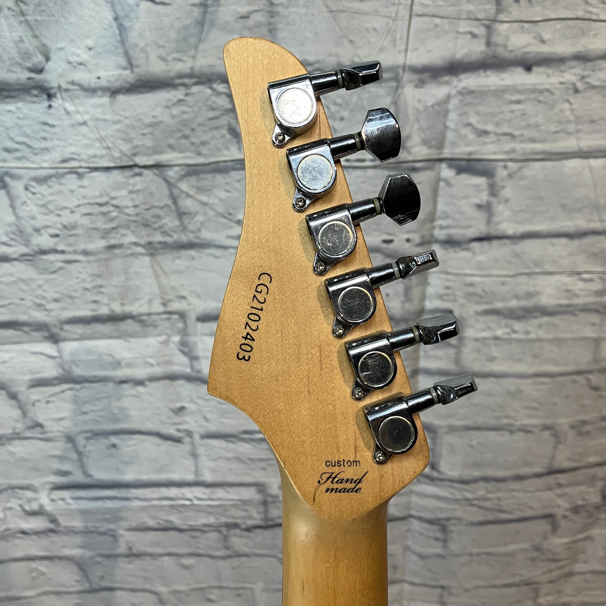 C&G Thunder EFB1 Electric Guitar - White