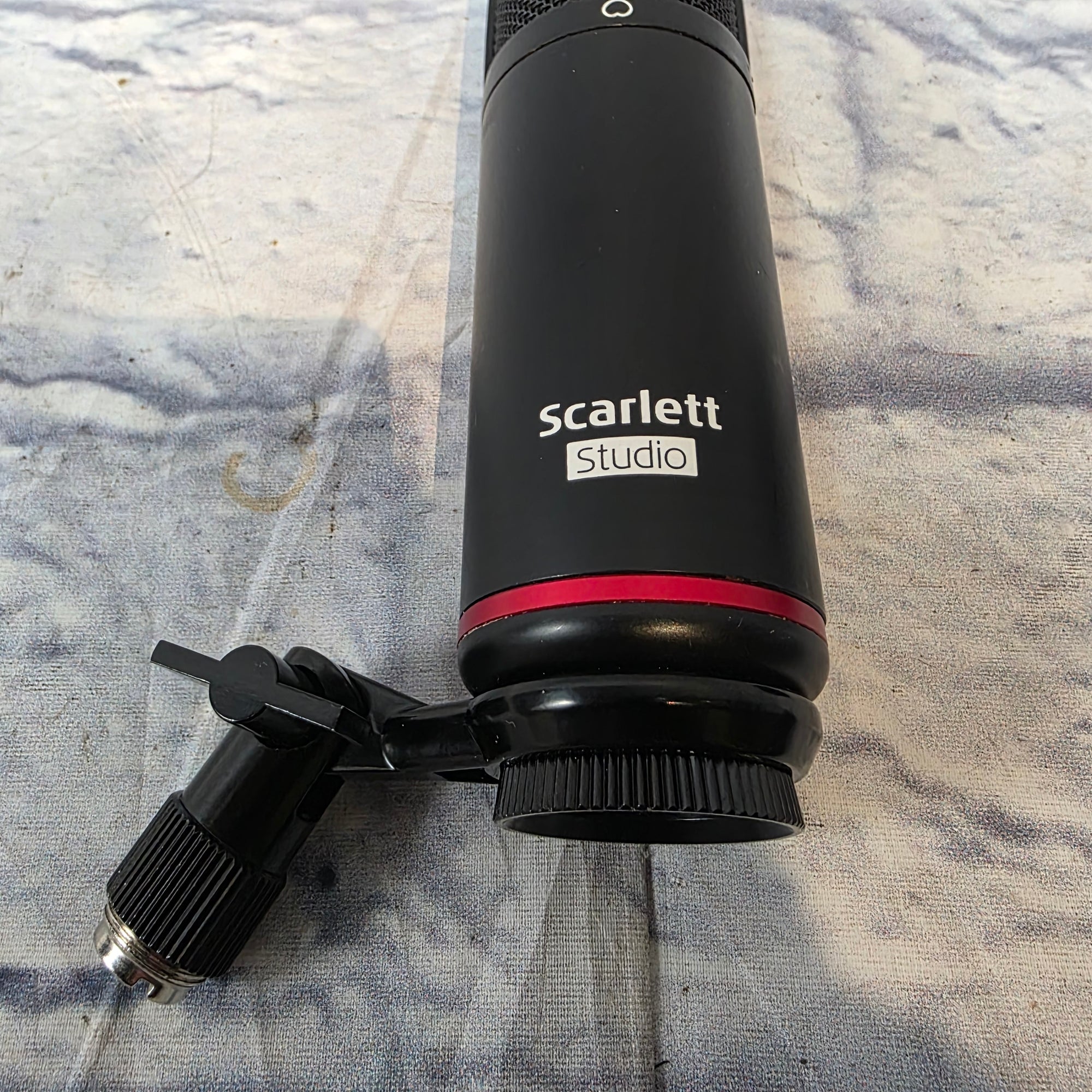 Focusrite Scarlett CM25 Condenser With Windscreen, Case, and Clip Microphone