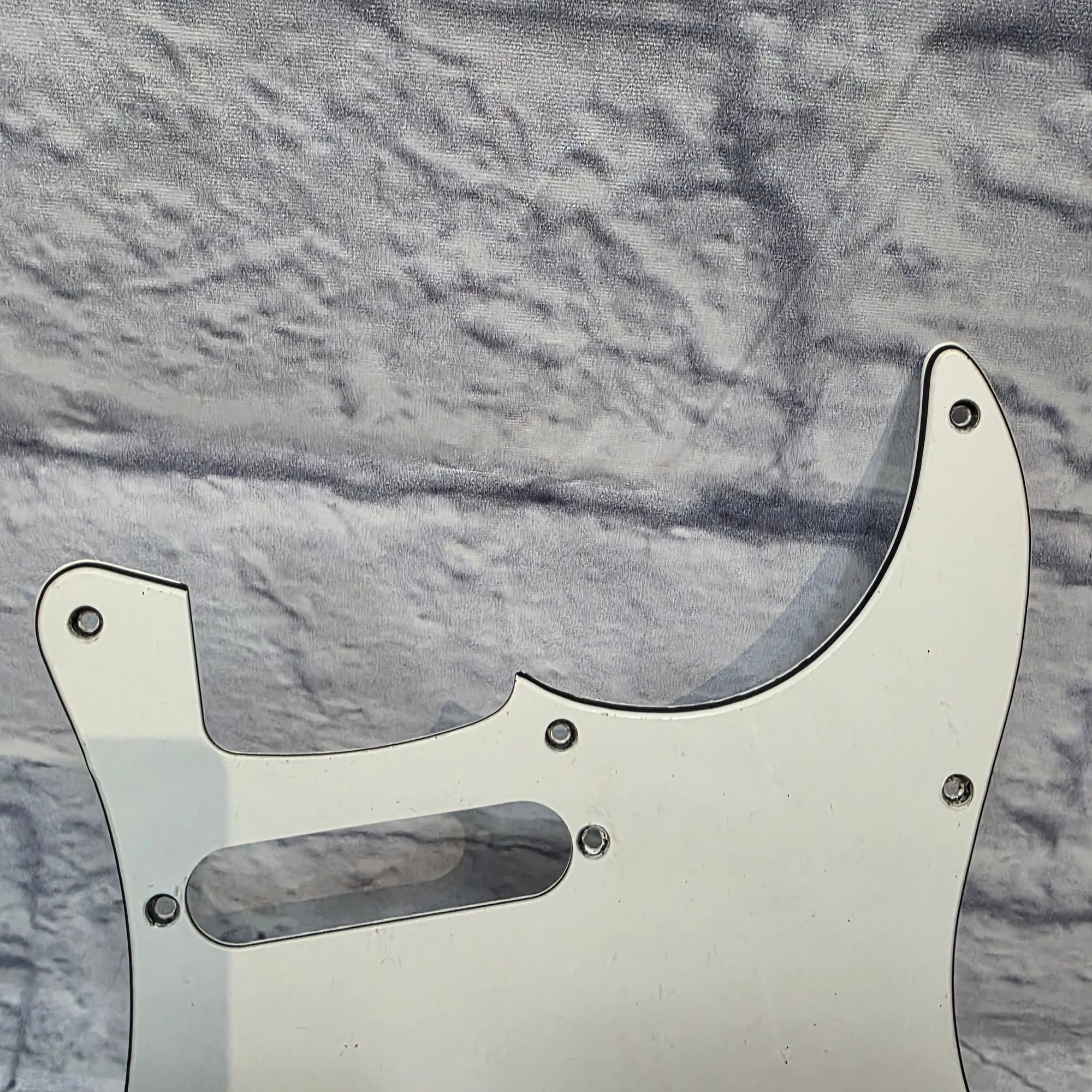 Squier Fender Player Stratocaster Pickguard (25 hole) *off* White Pickguard